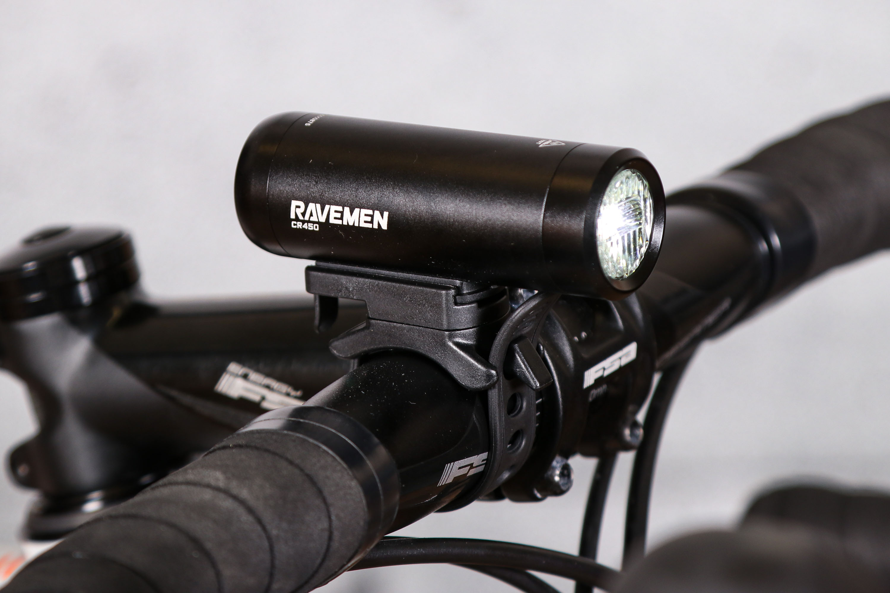 Review Ravemen CR450 USB Rechargeable Front Light Road Cc