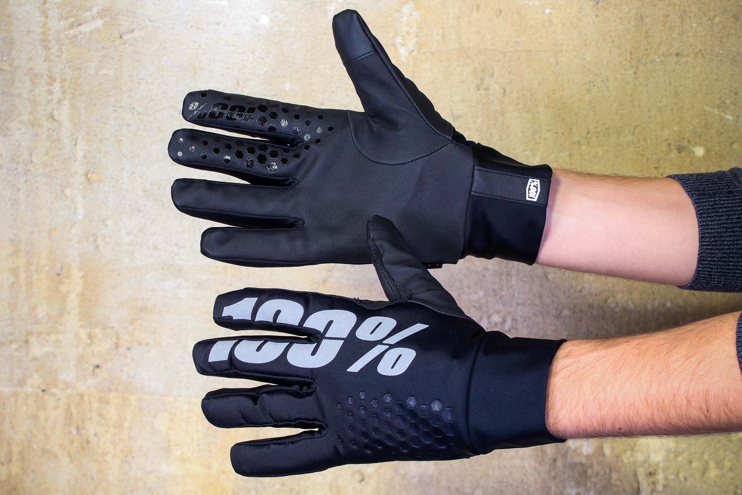 100 brisker cold weather gloves