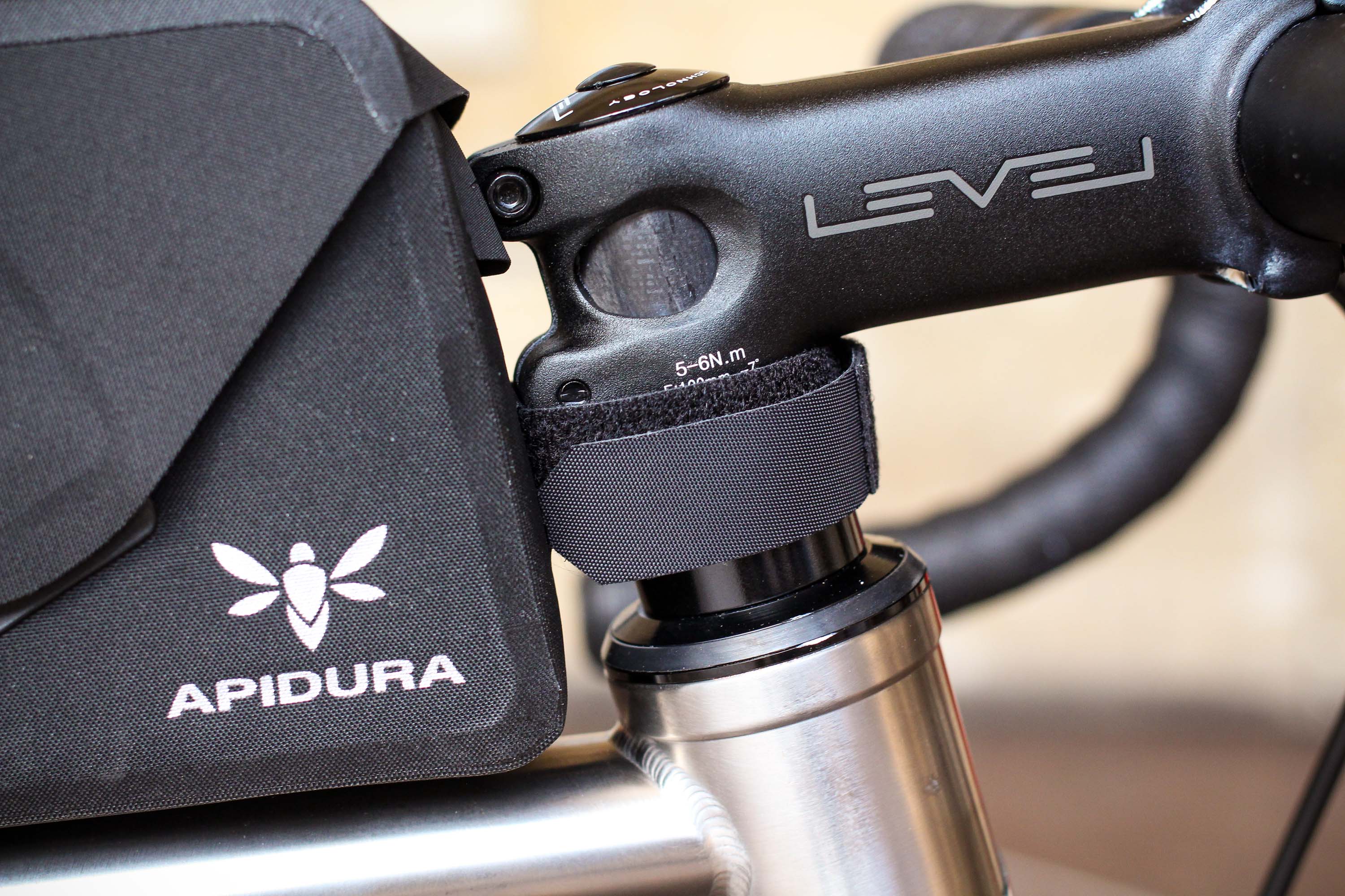 Review: Apidura Racing Bolt-On Top Tube Pack road.cc