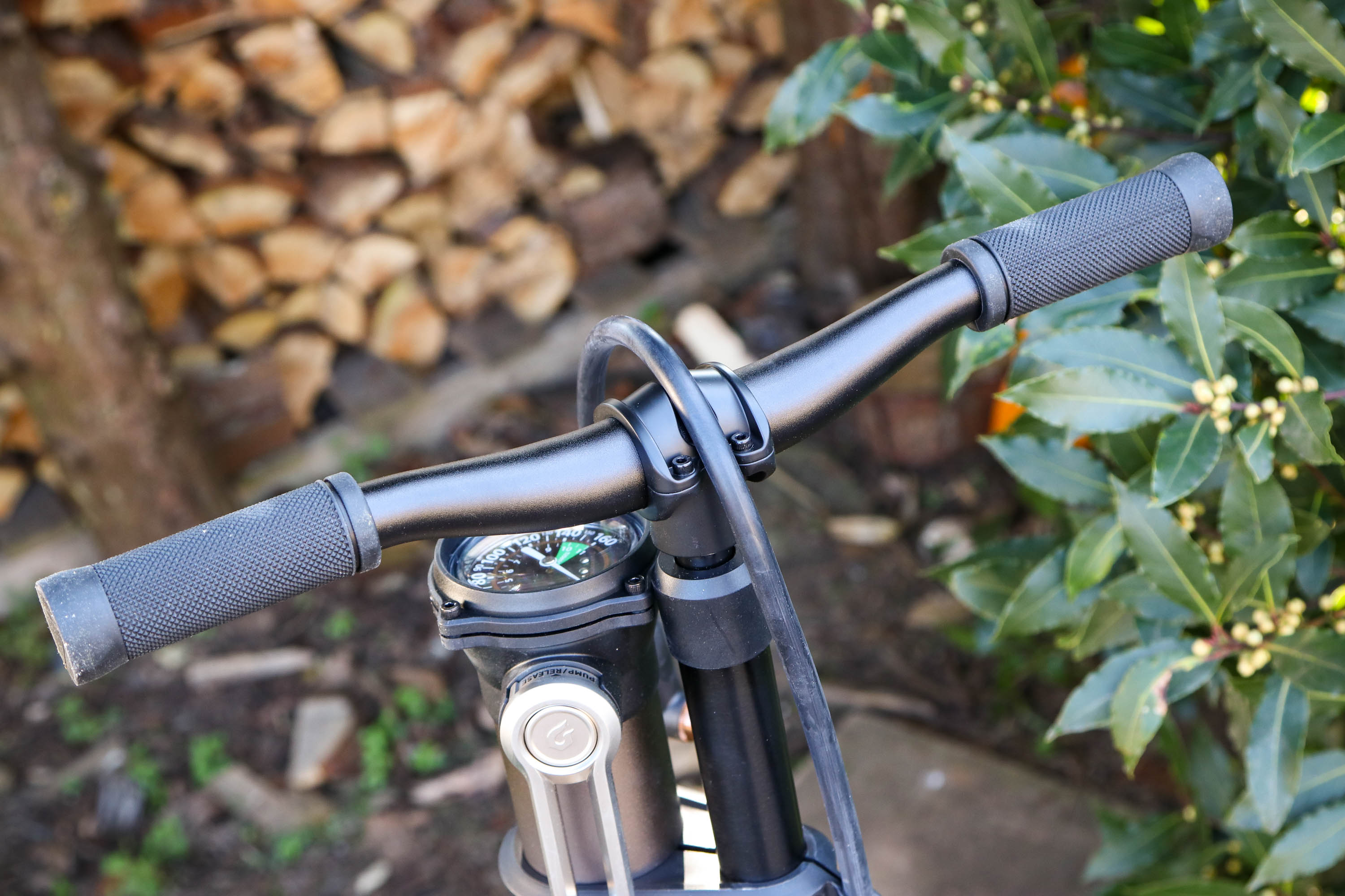 tubeless bike pump