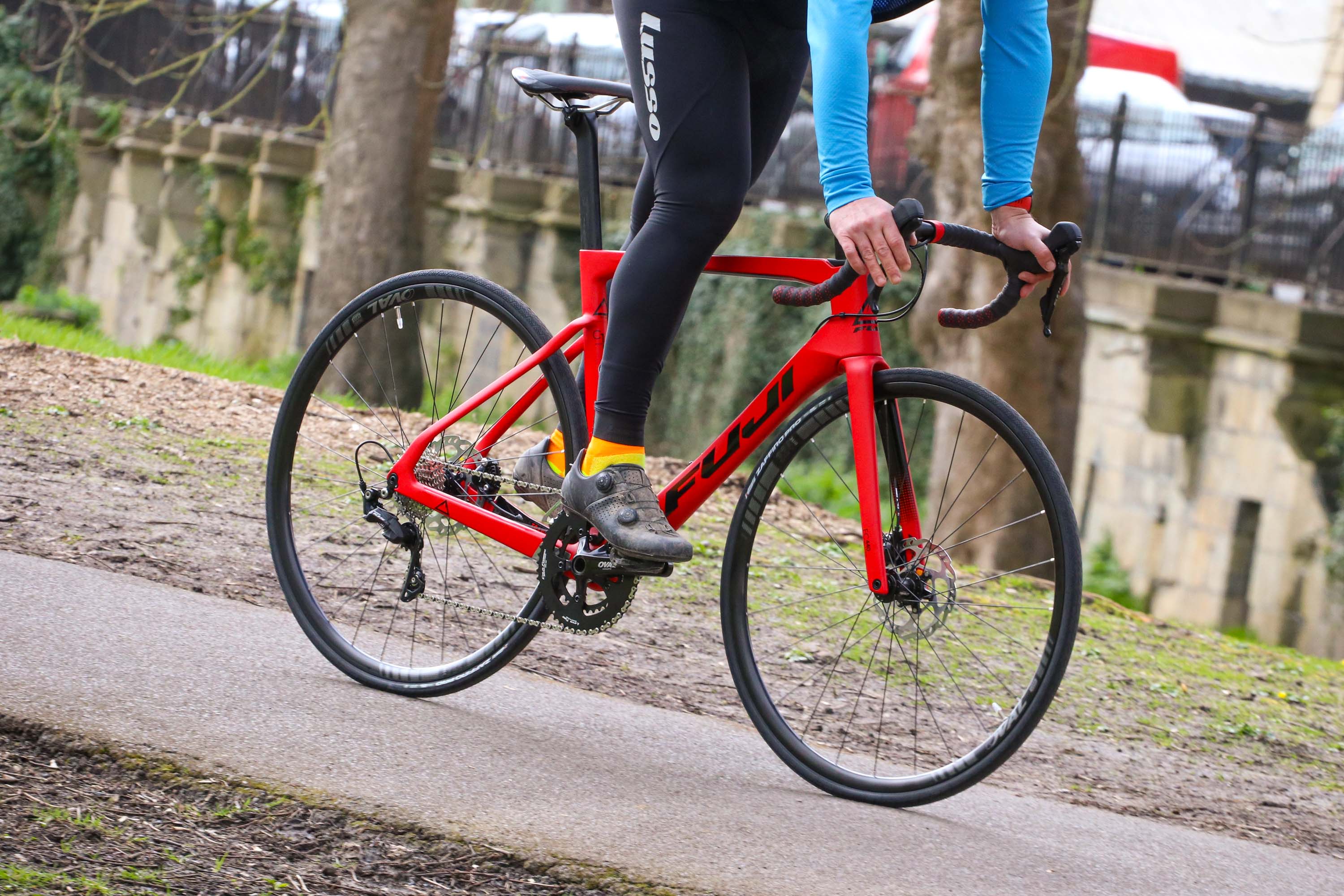 Review Fuji Transonic 2 5 Disc Road Bike Road Cc