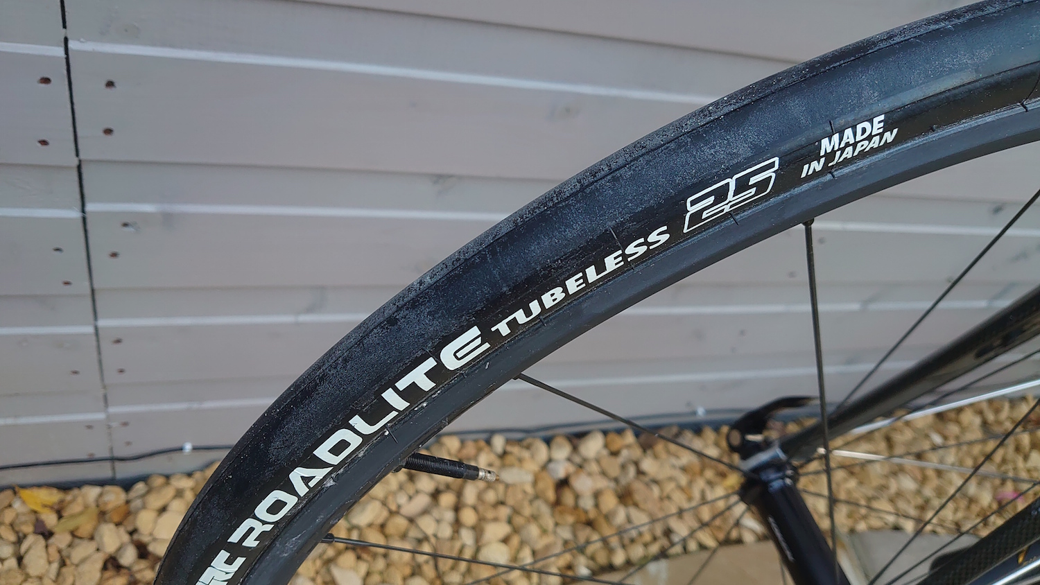 tubeless road tyres 28mm