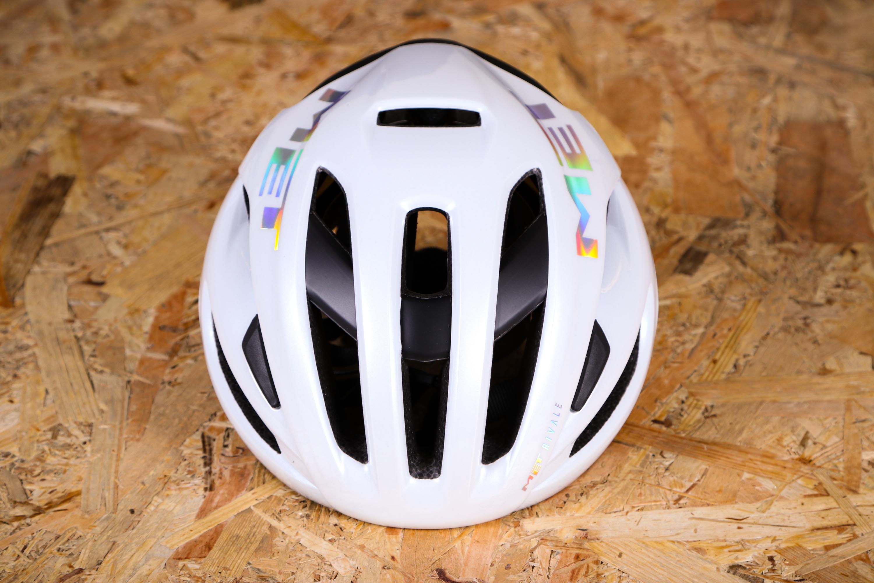 Review: MET MIPS helmet | road.cc