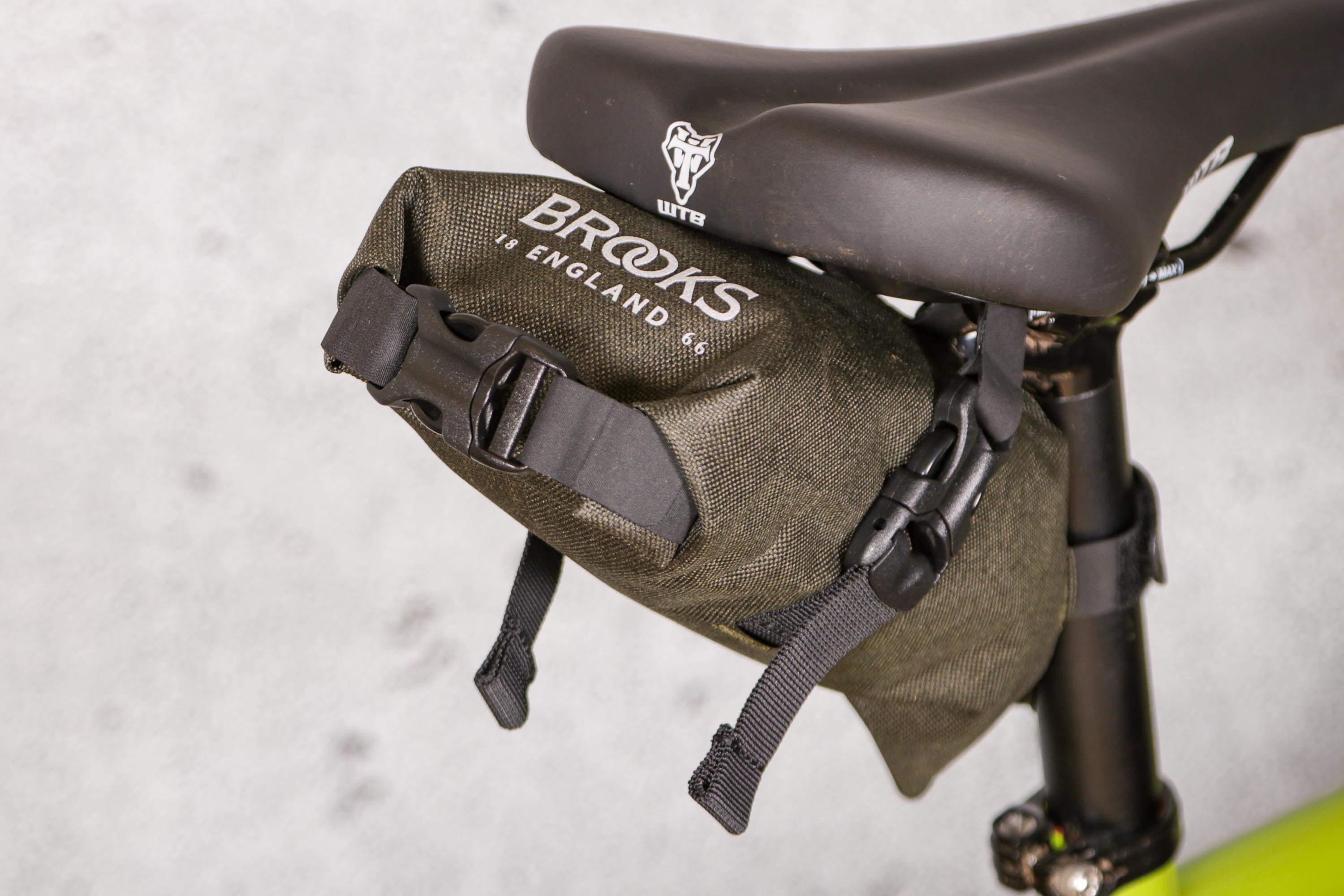 Review: Brooks Scape Saddle Roll Bag 