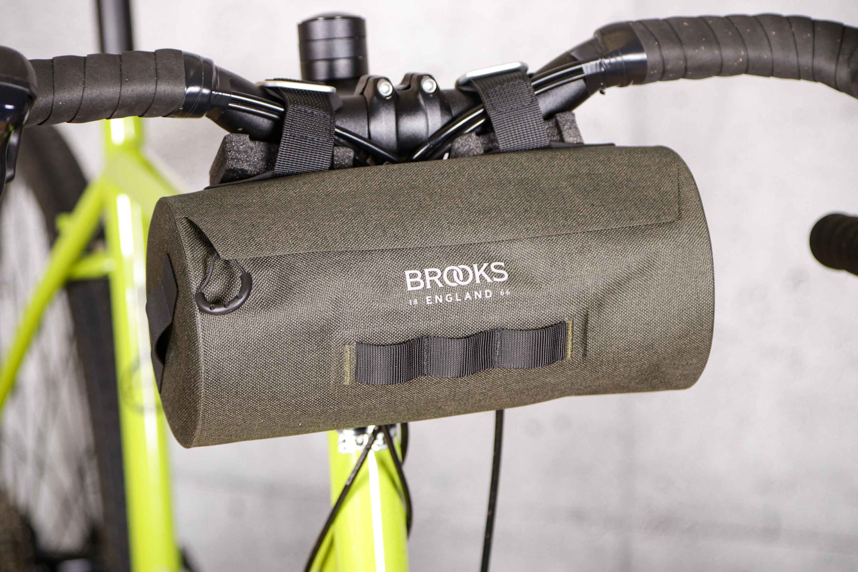 brooks scape handlebar compact bag