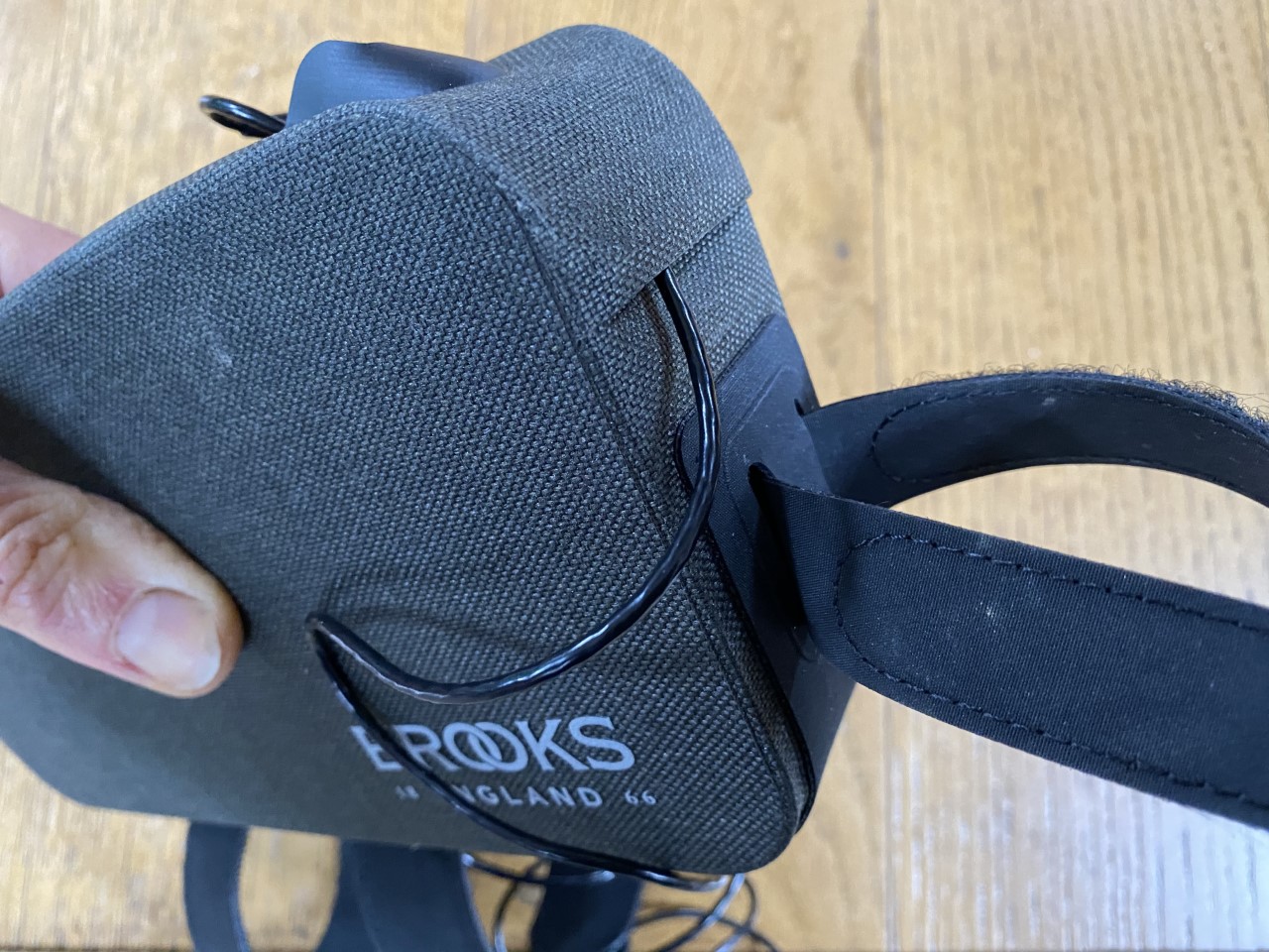 Review: Brooks Scape Top Tube Bag | road.cc