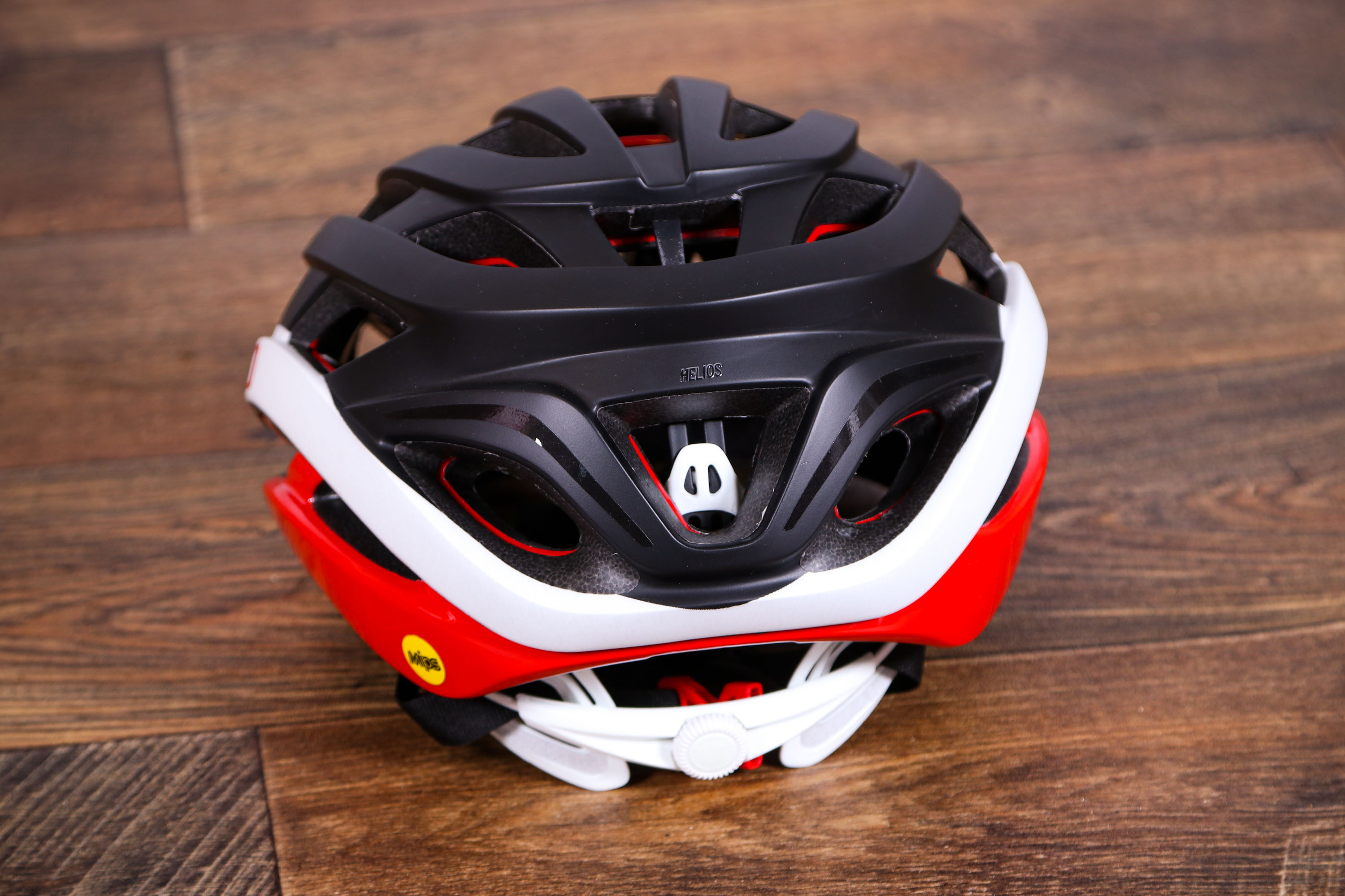 Review Giro Helios Spherical Helmet Road Cc