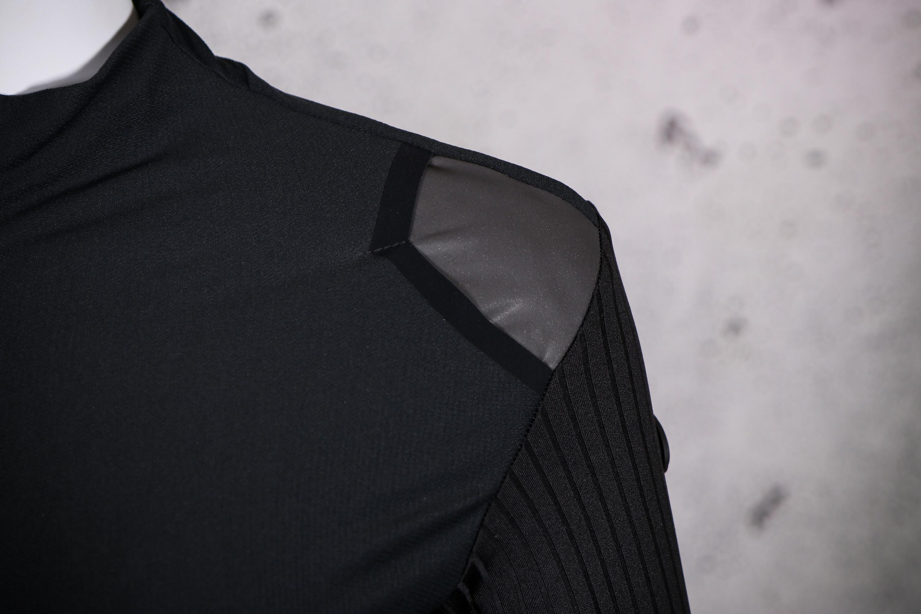 Review: Assos Dyora RS Spring Fall Jacket | road.cc