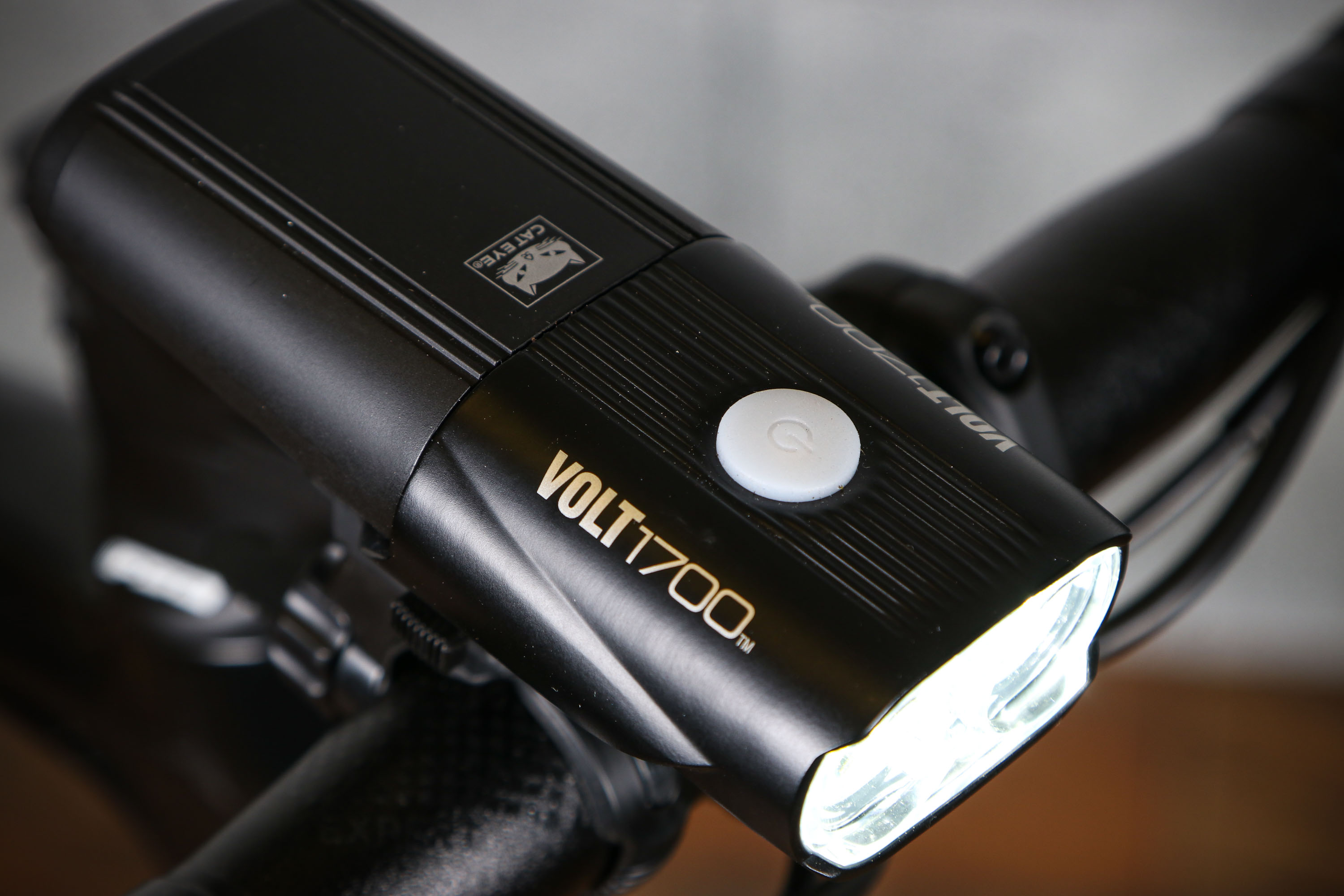 Review: Cateye Volt 1700 USB Rechargeable Front Light | road.cc