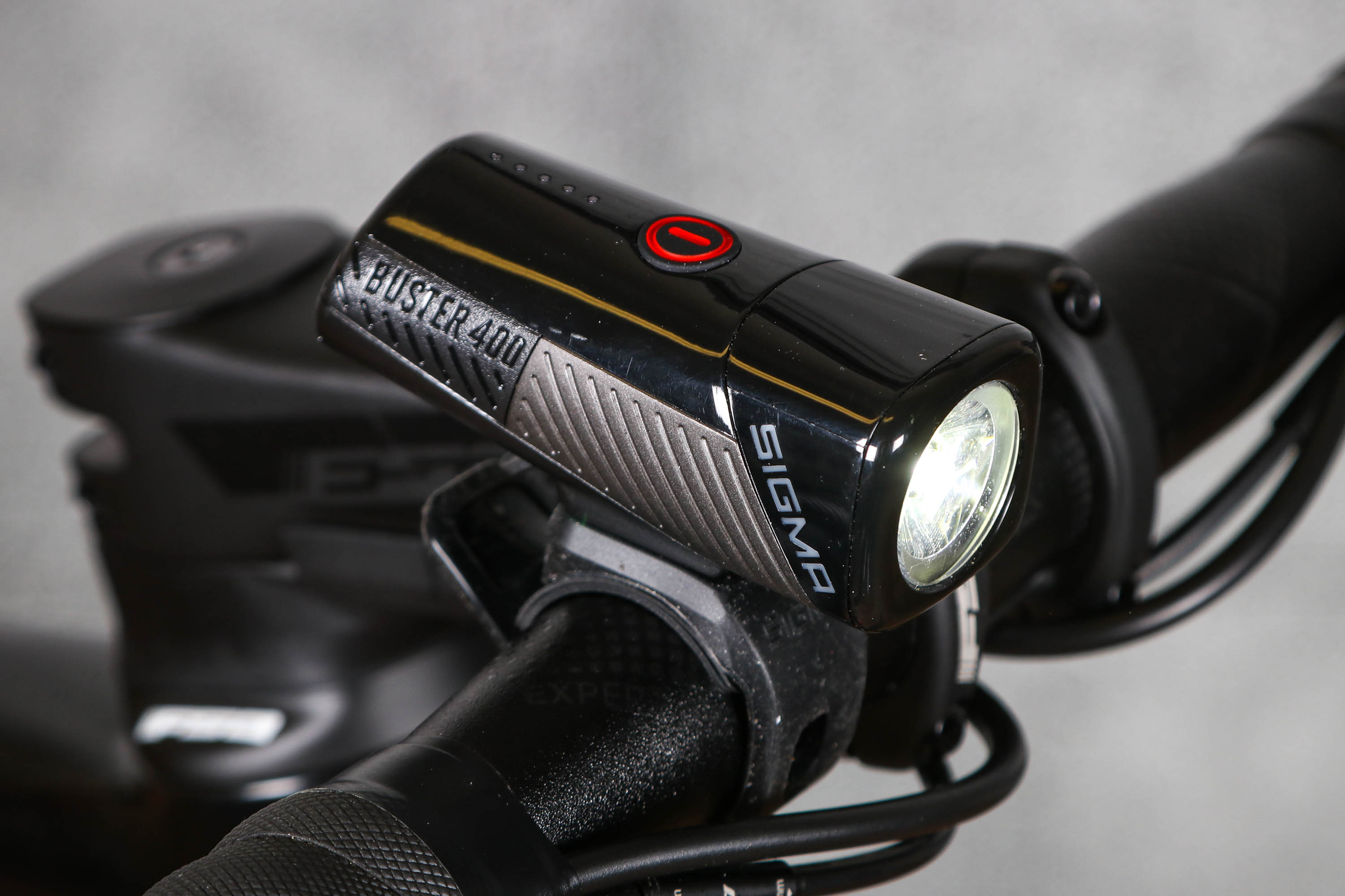 ergens bij betrokken zijn Beschrijven Actuator Review: Sigma Buster 400 Headlight | road.cc