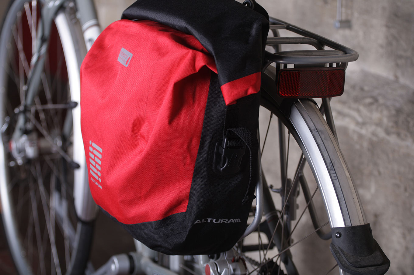 altura ultralite packable panniers