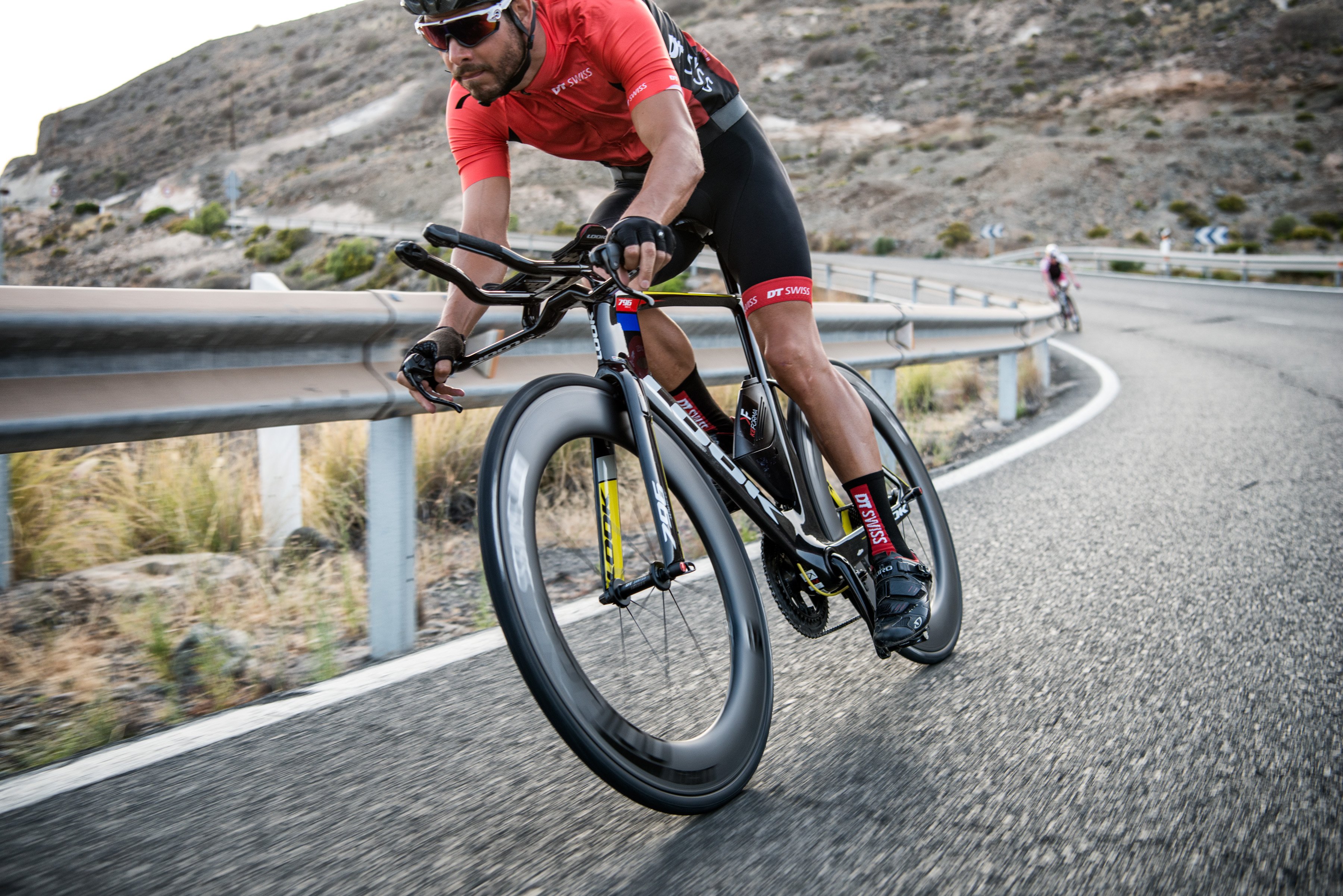 DT Swiss launches new aero carbon wheels with rim and disc brake ...