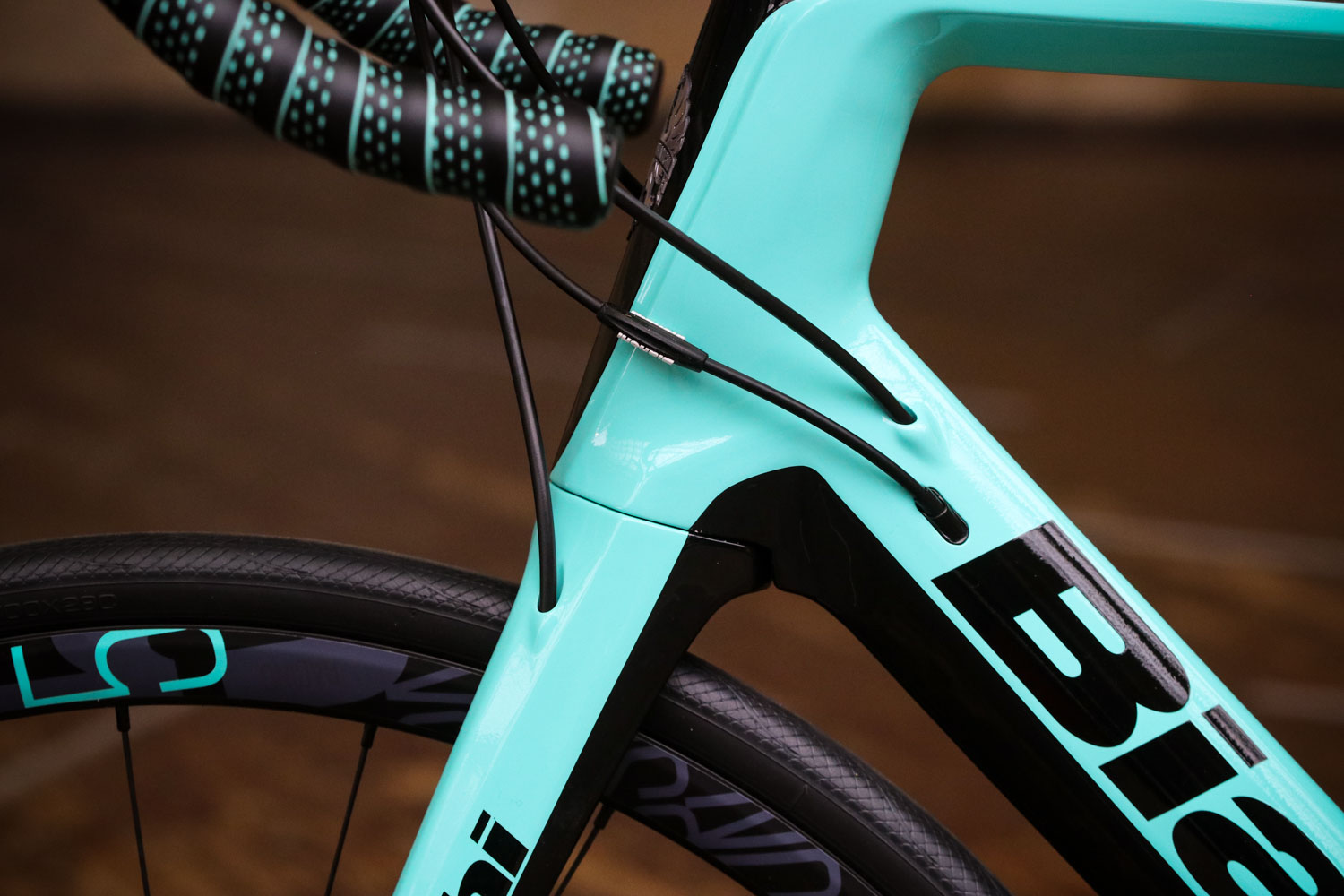 Review Bianchi Infinito CV Disc Ultegra road.cc