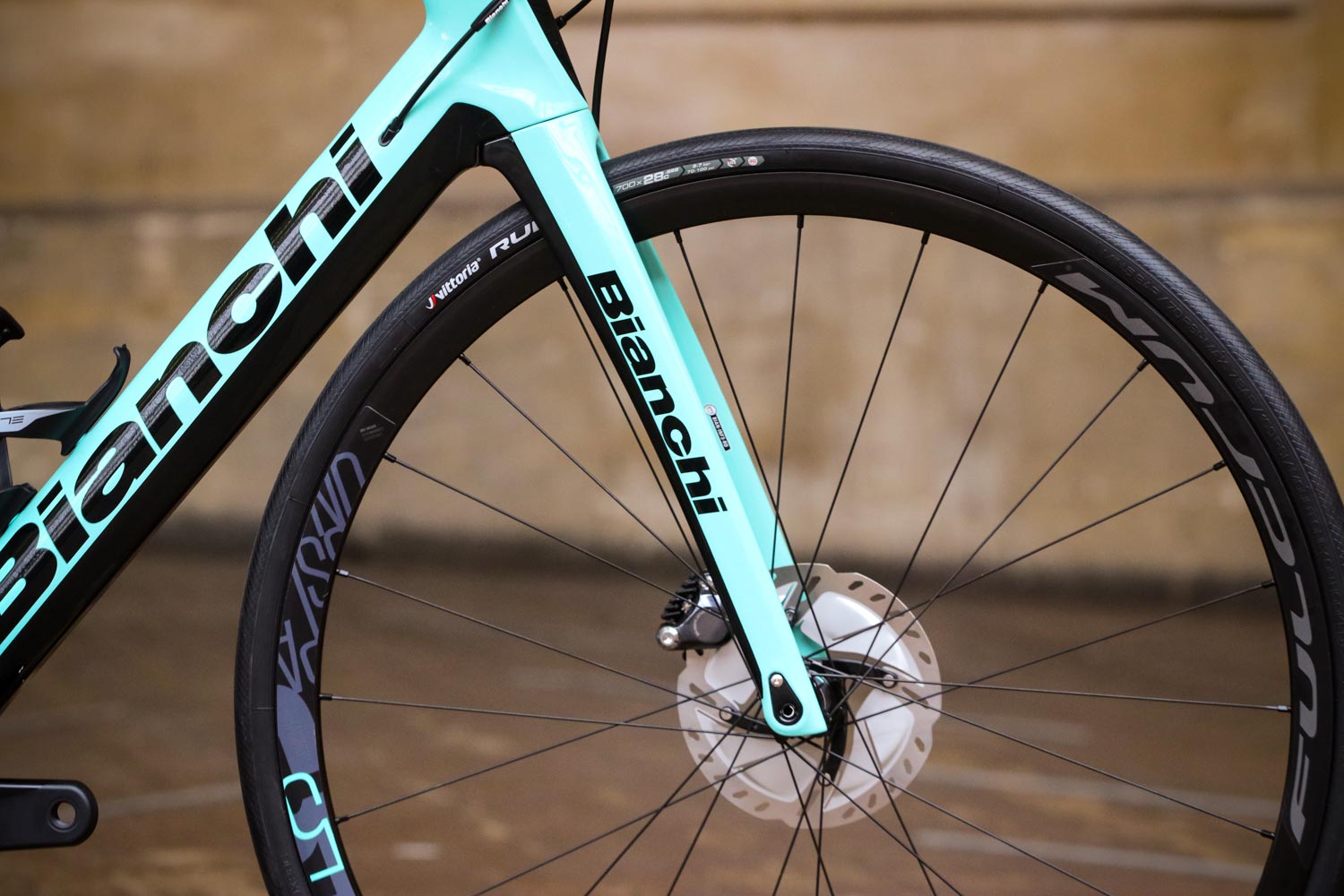 Review Bianchi Infinito CV Disc Ultegra road.cc