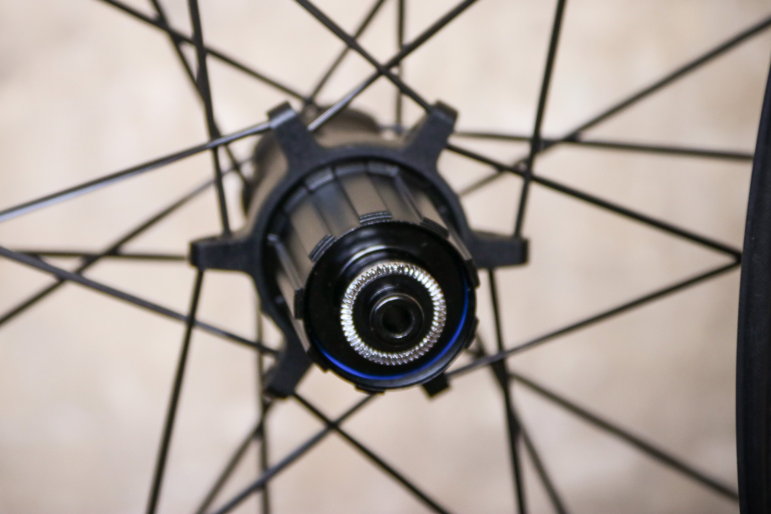 bontrager aeolus pro 3 tlr road wheel