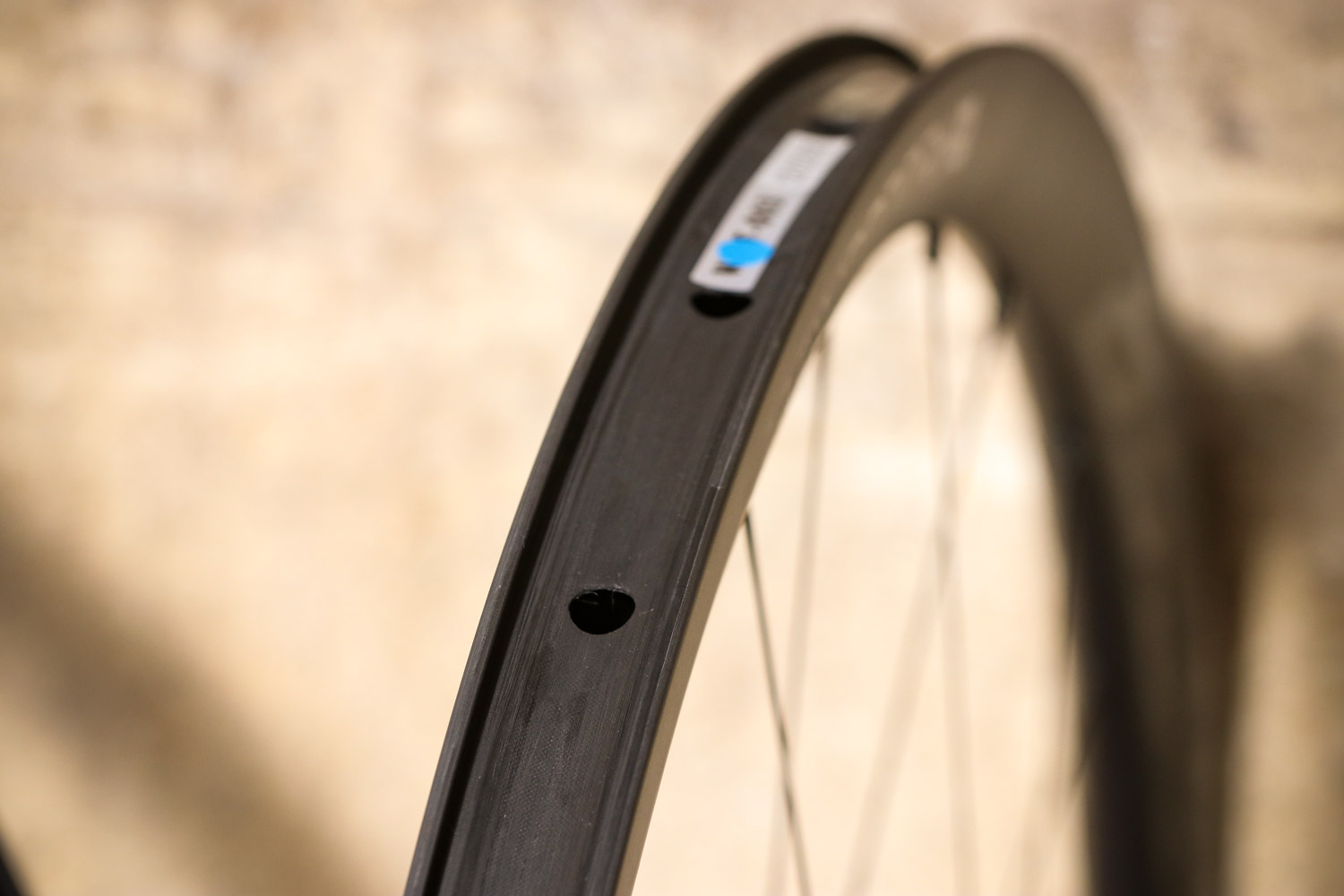 bontrager aeolus pro 3 tlr road wheel