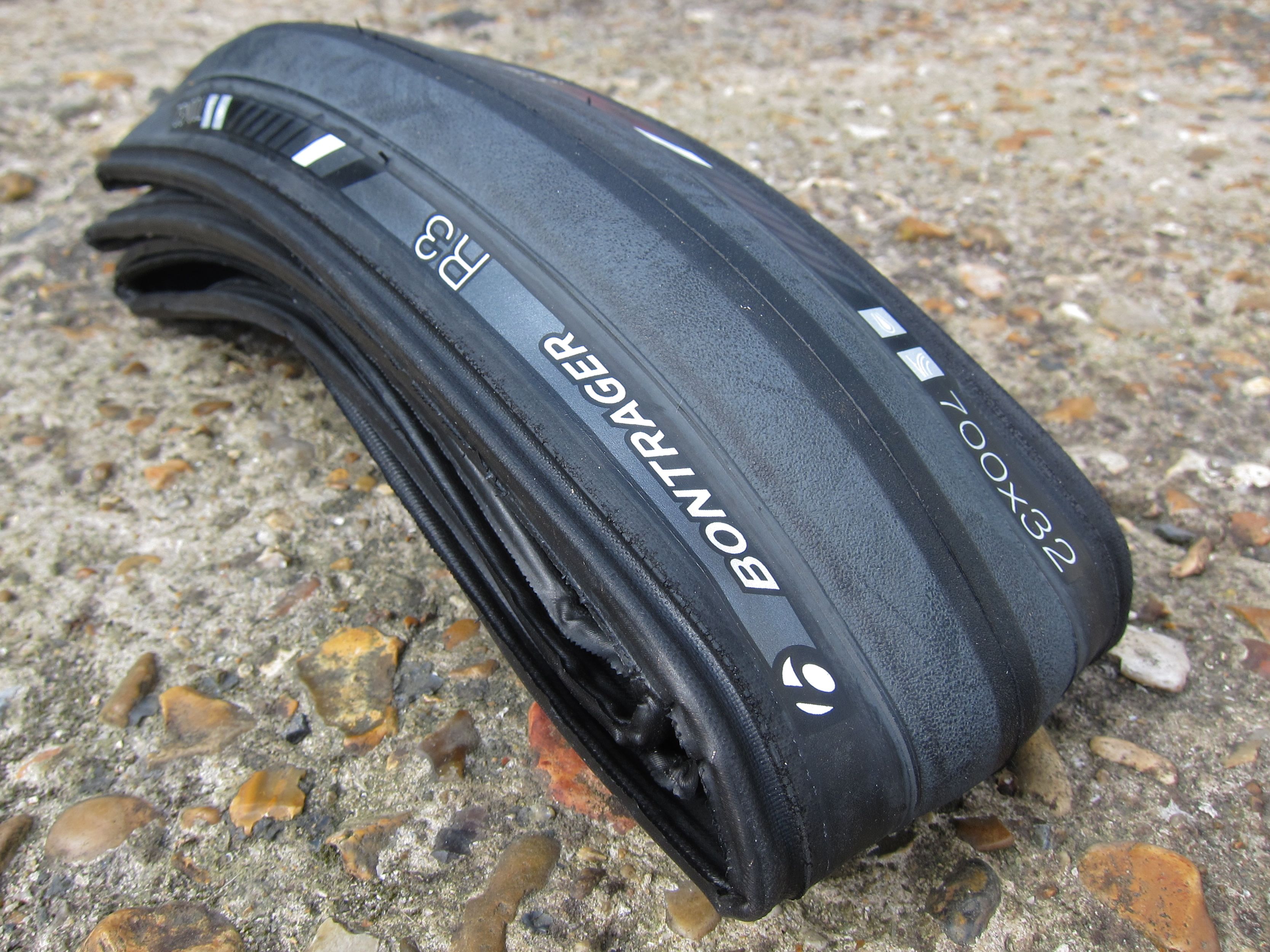 New Bontrager R3 700 x 25 Folding Road Bike Tire Hard Case Lite Puncture Resist