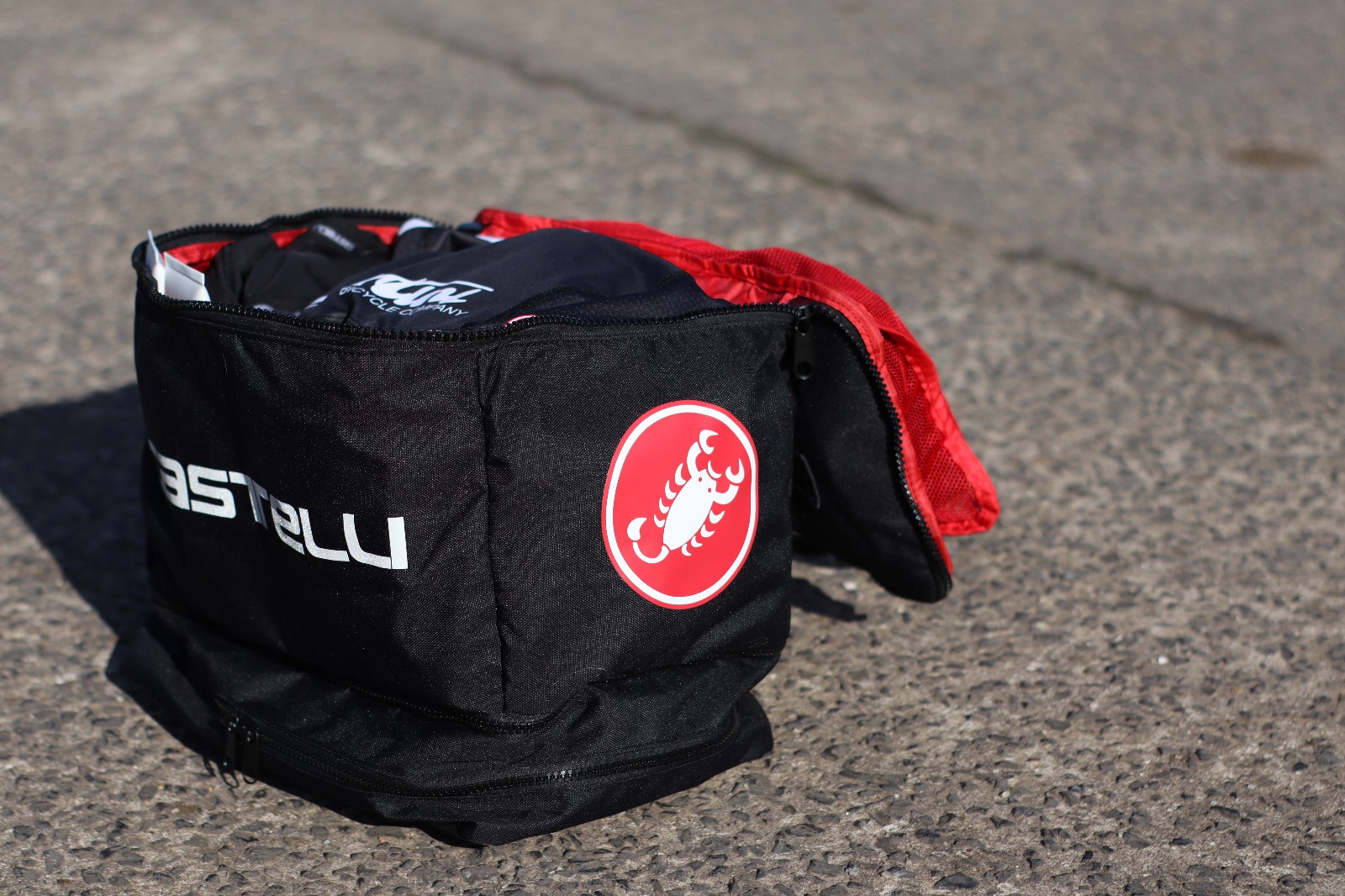 Review: Castelli Race Rain Bag | road.cc