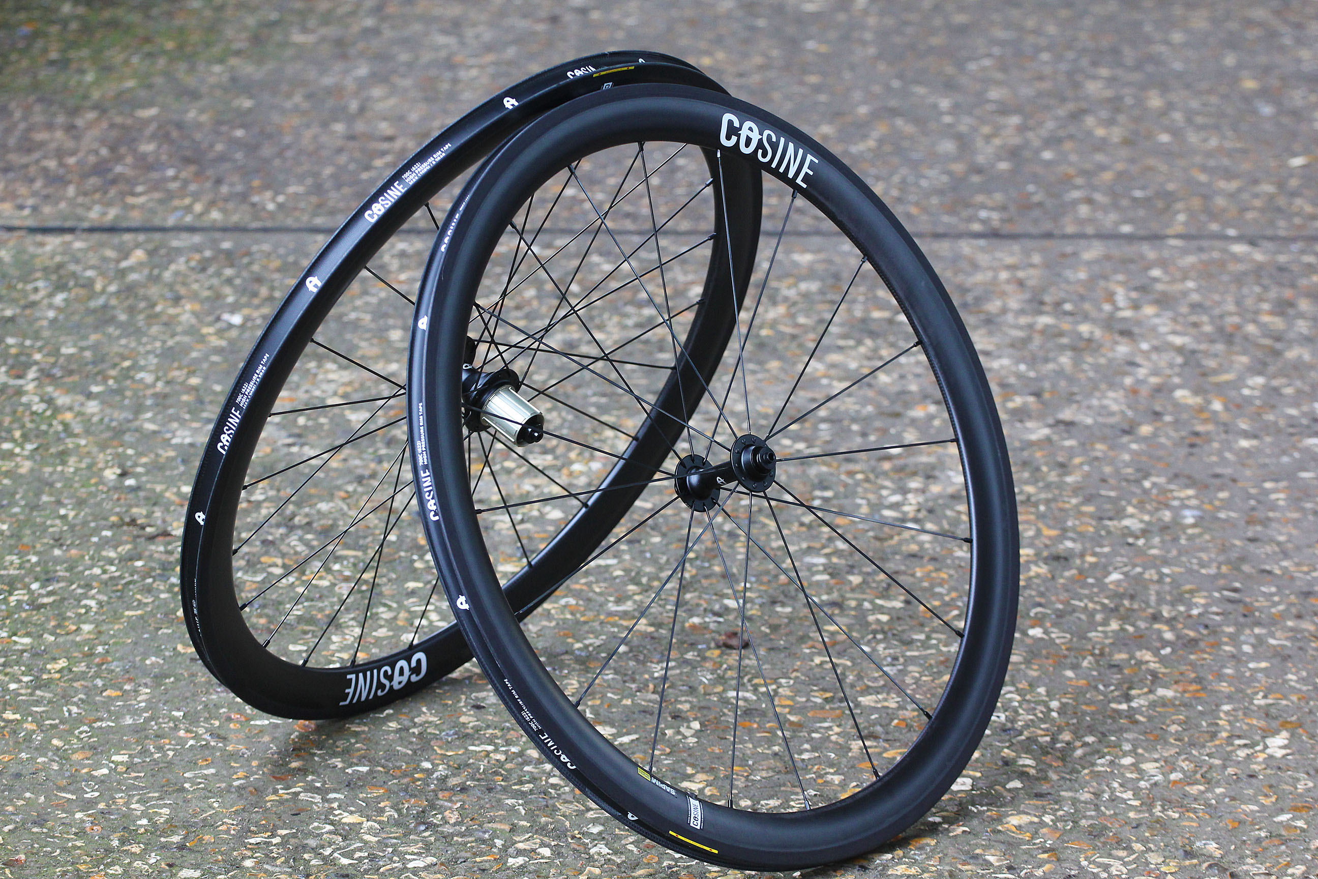 carbon clincher wheelset