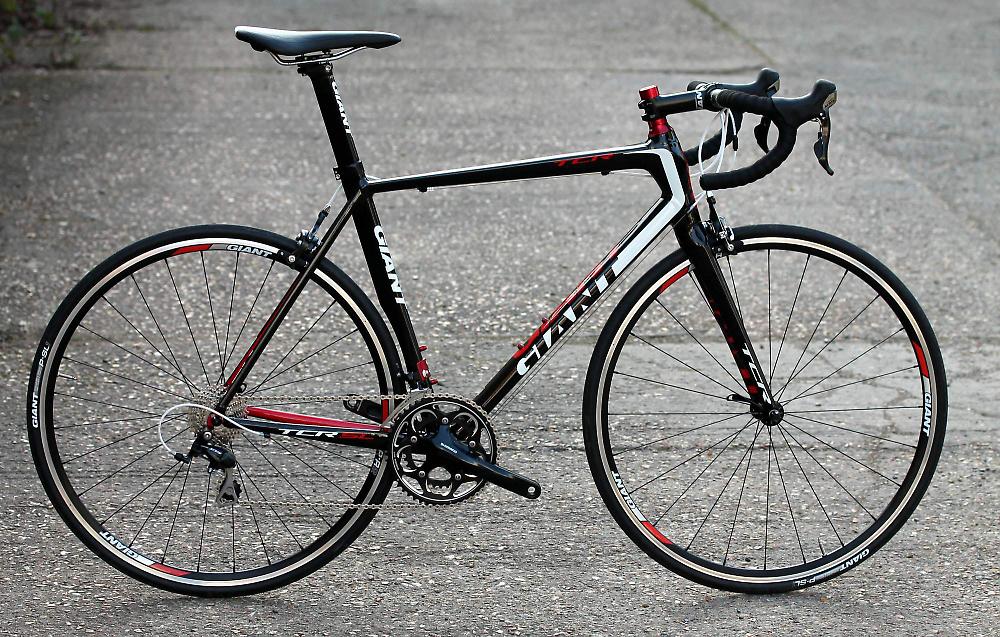 /sites/default/files/cropped/lightbox-large/images/Giant%20TCR%202%202013/Giant%20TCR%202%20-%20full%20bike_0.JPG