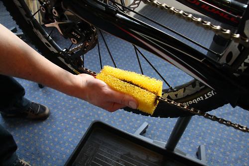 chain cleaning sponge