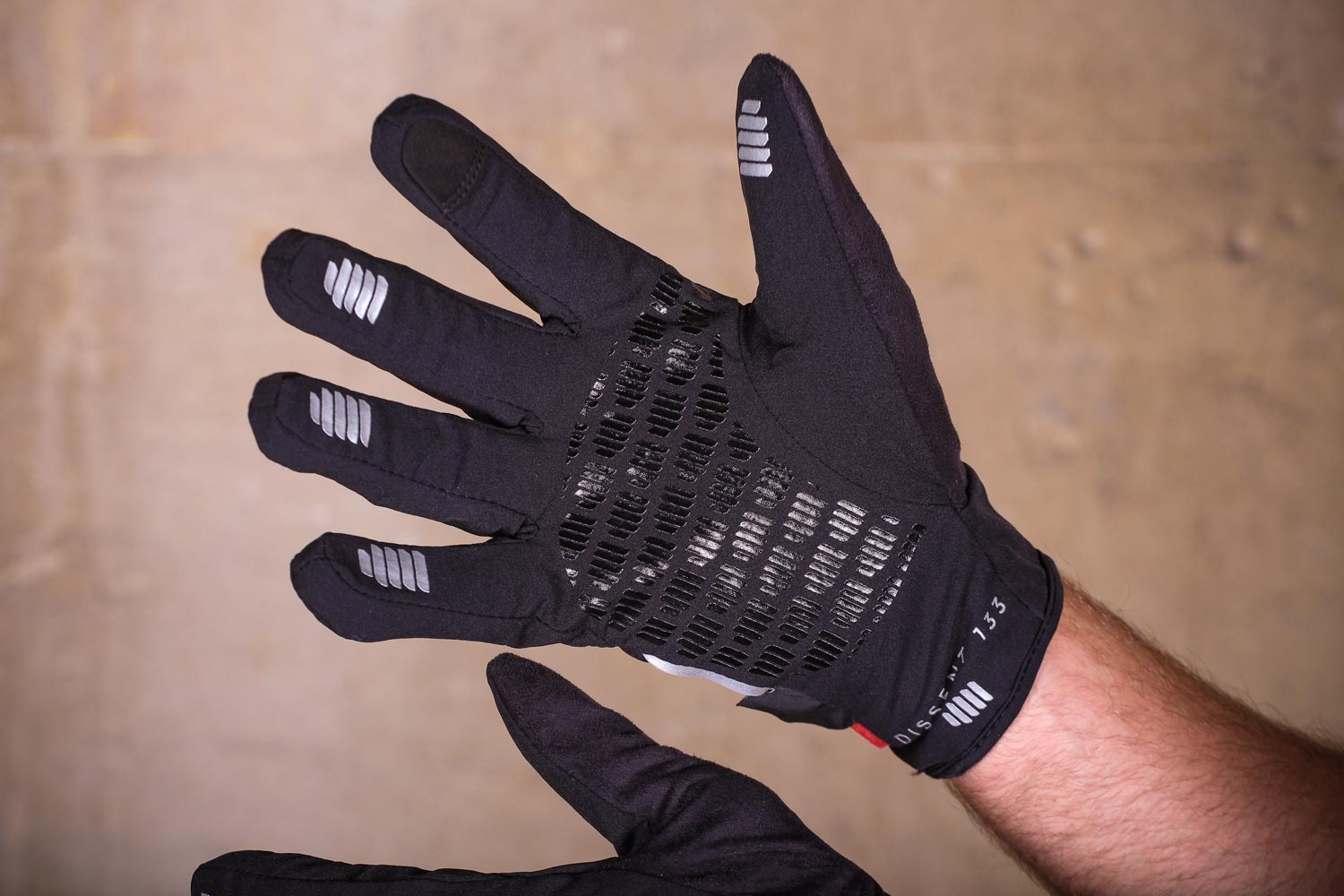 dissent 133 gloves