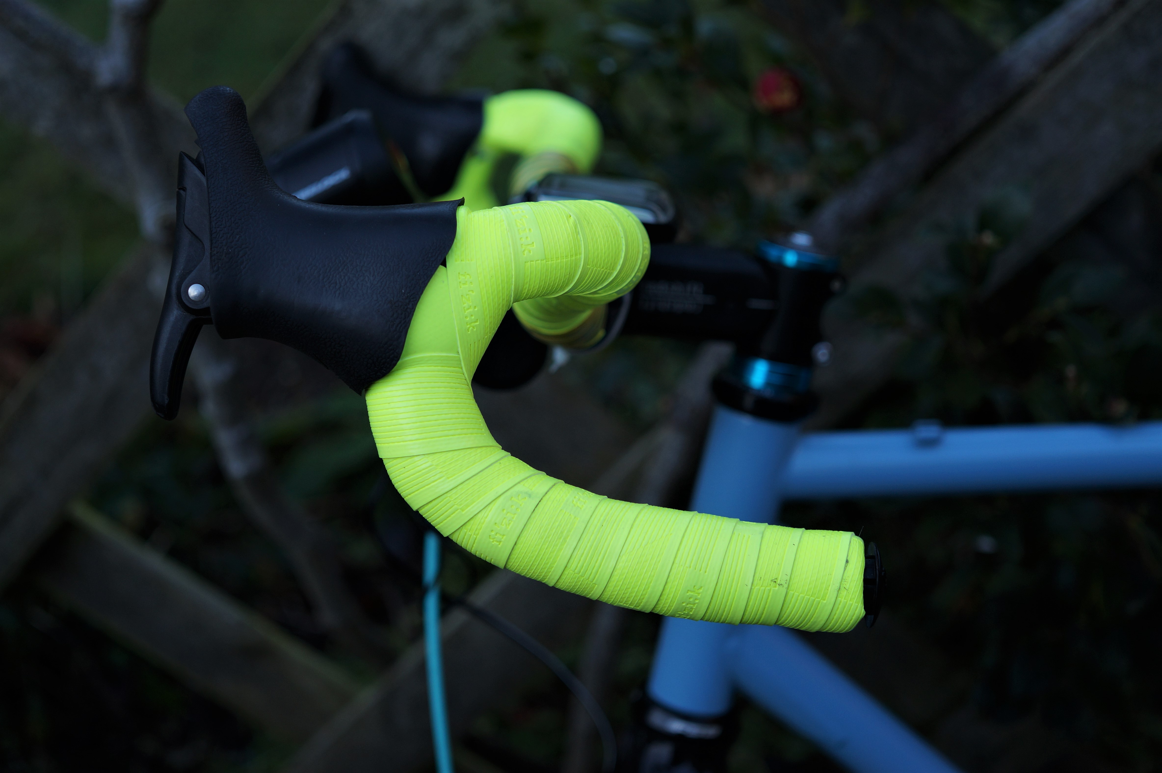 fizik performance bicycle bar tape