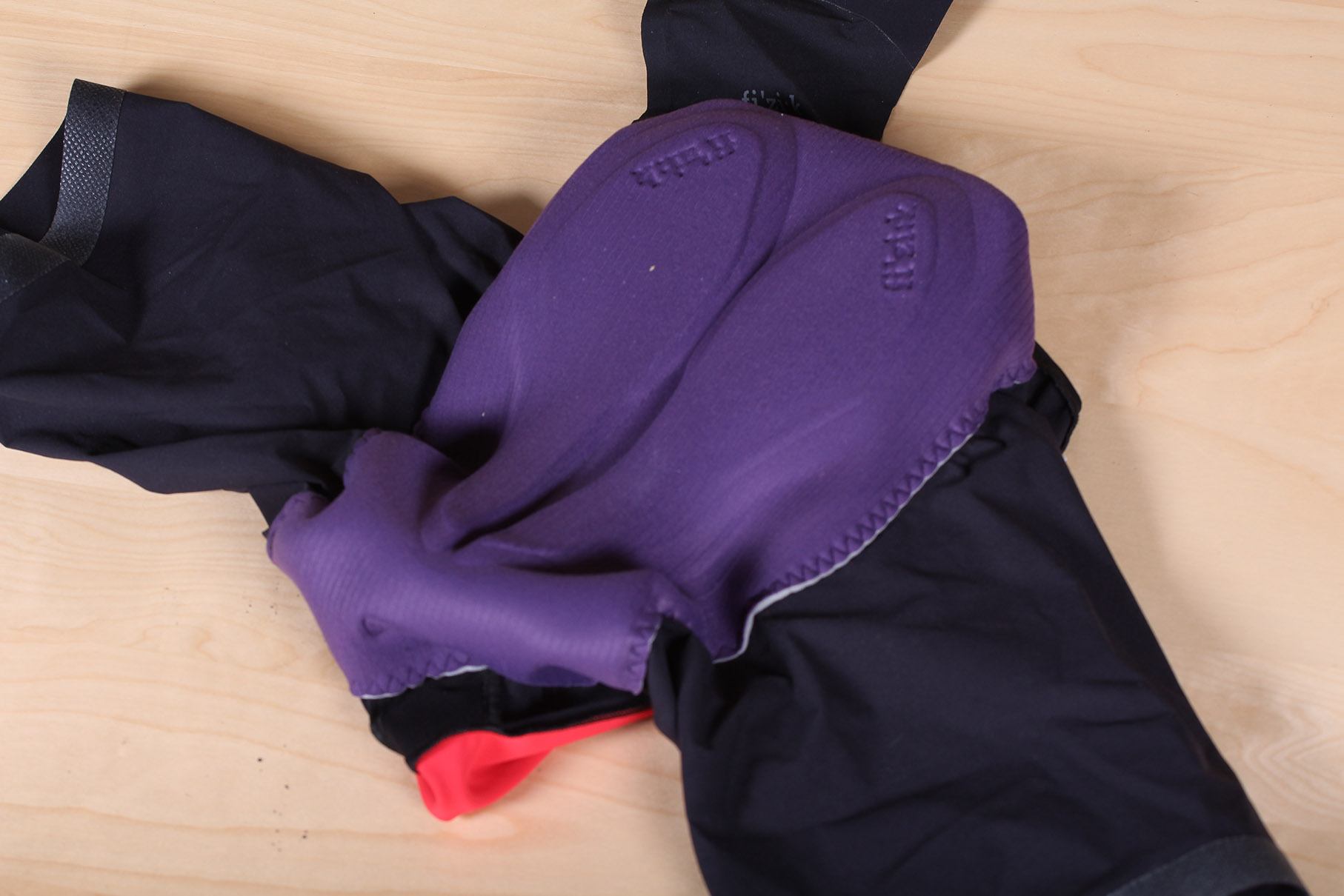 Review: Fizik Link R1 Snake bib shorts | road.cc