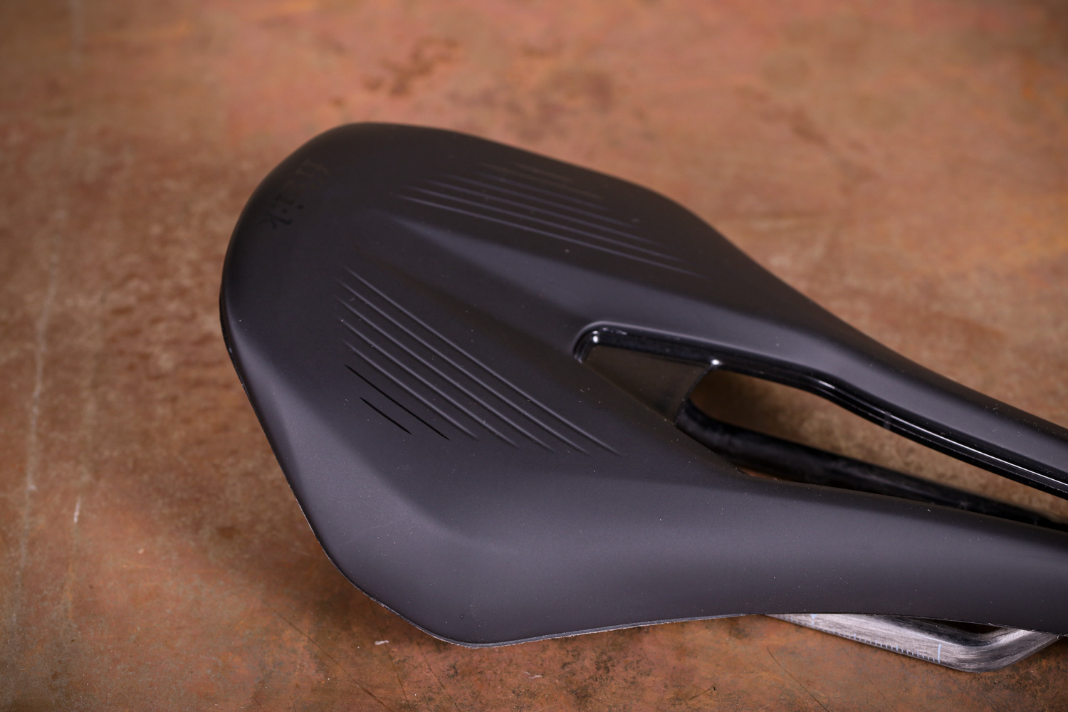 fizik vento argo r1 saddle review