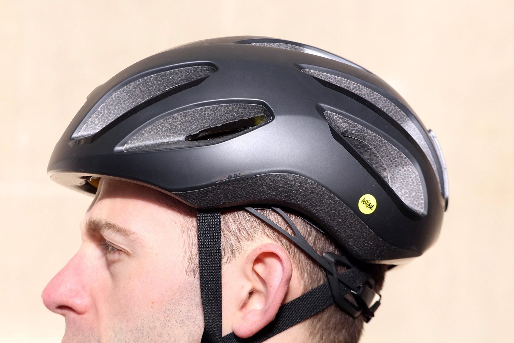 merk helm roadbike