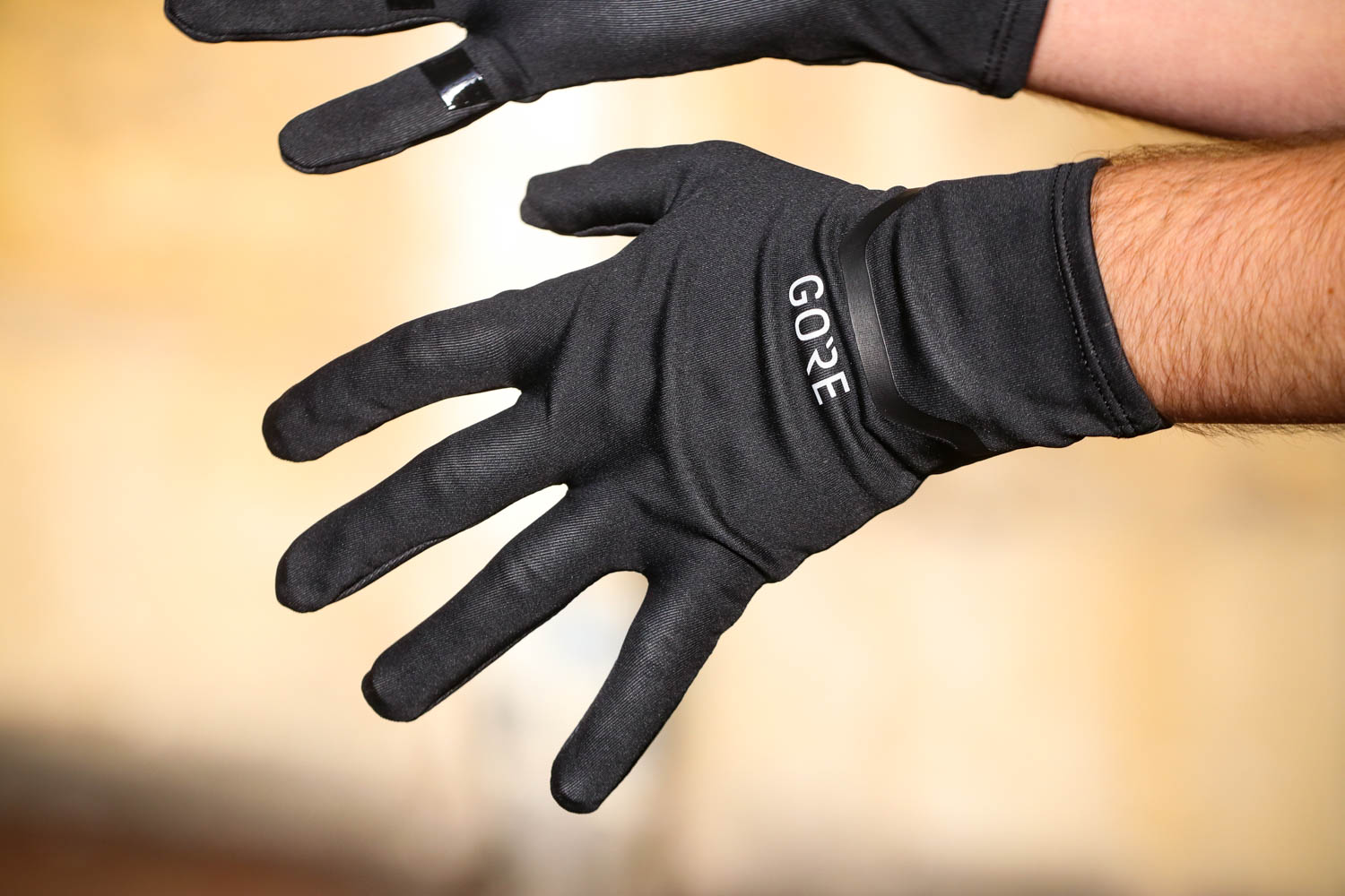 Review: Gore M Gore-Tex Infinium Stretch Gloves | road.cc