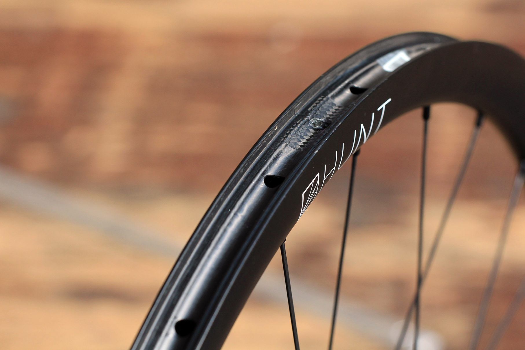 Hunt launches new carbon disc wheels | road.cc