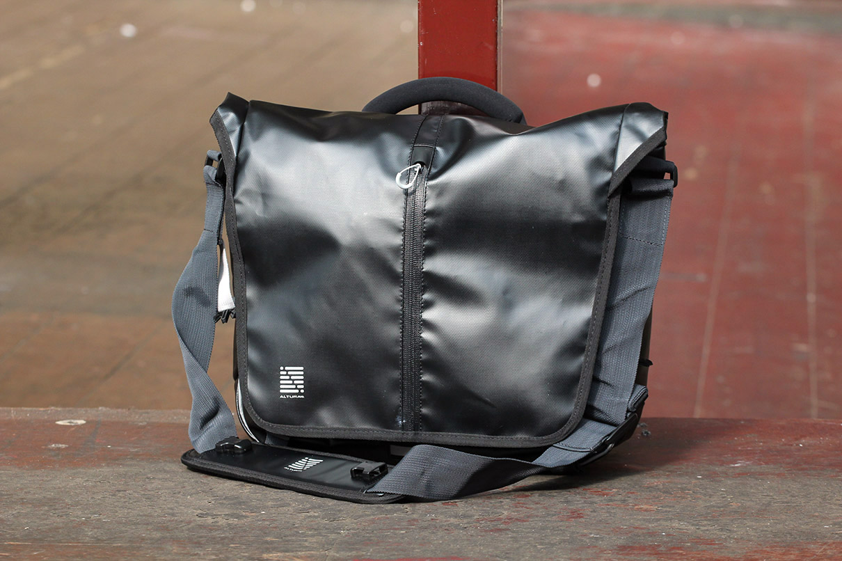 altura laptop pannier