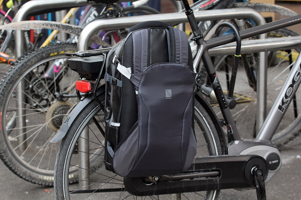 altura pannier backpack