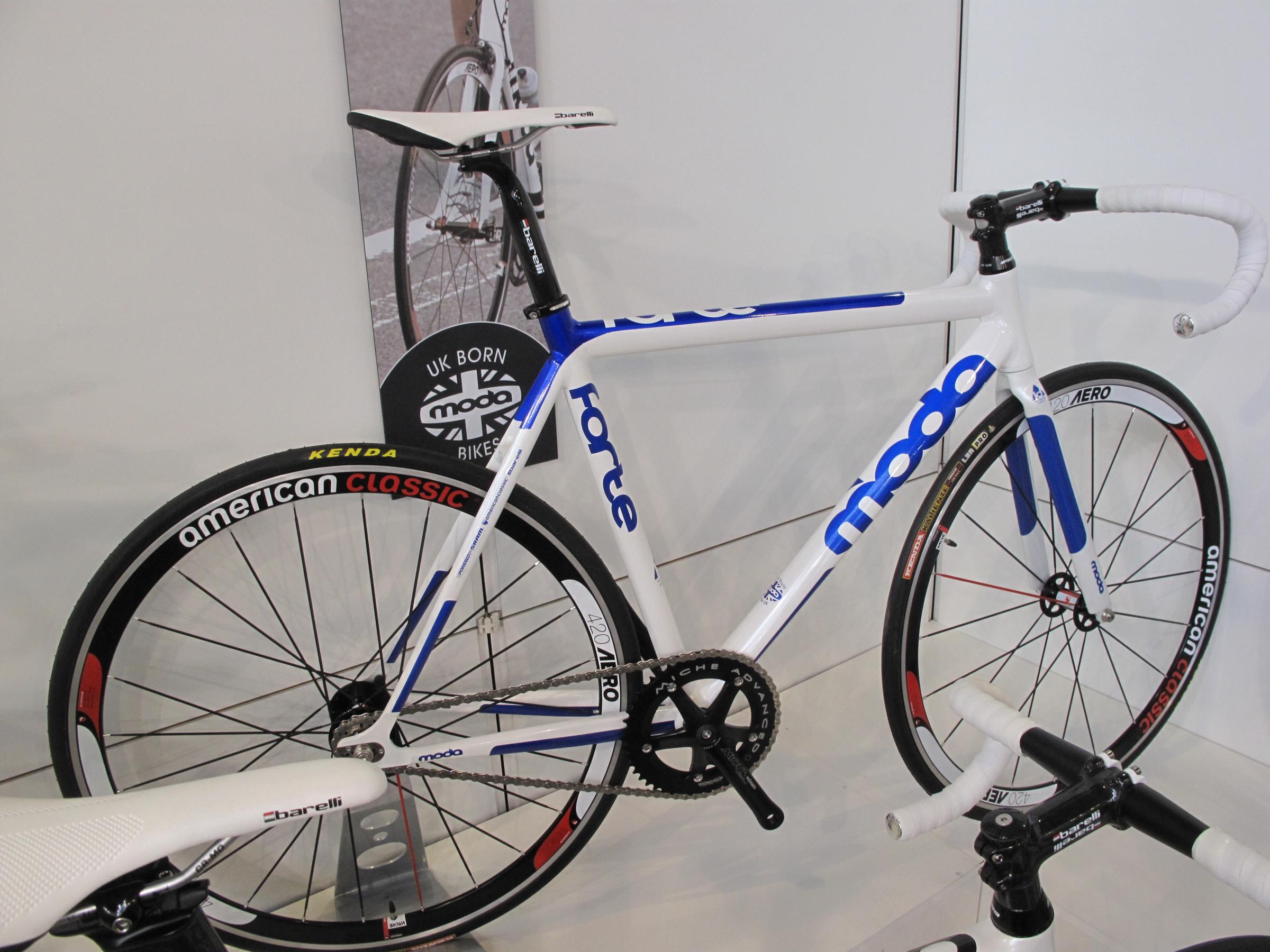 moda forte track bike