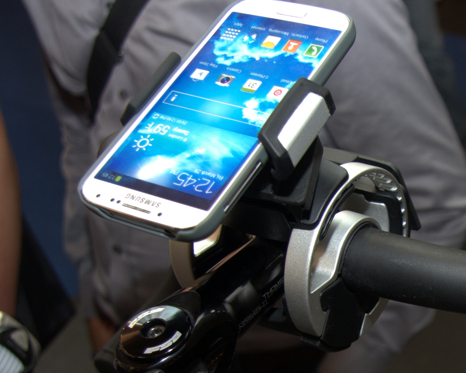 thule smartphone bike mount