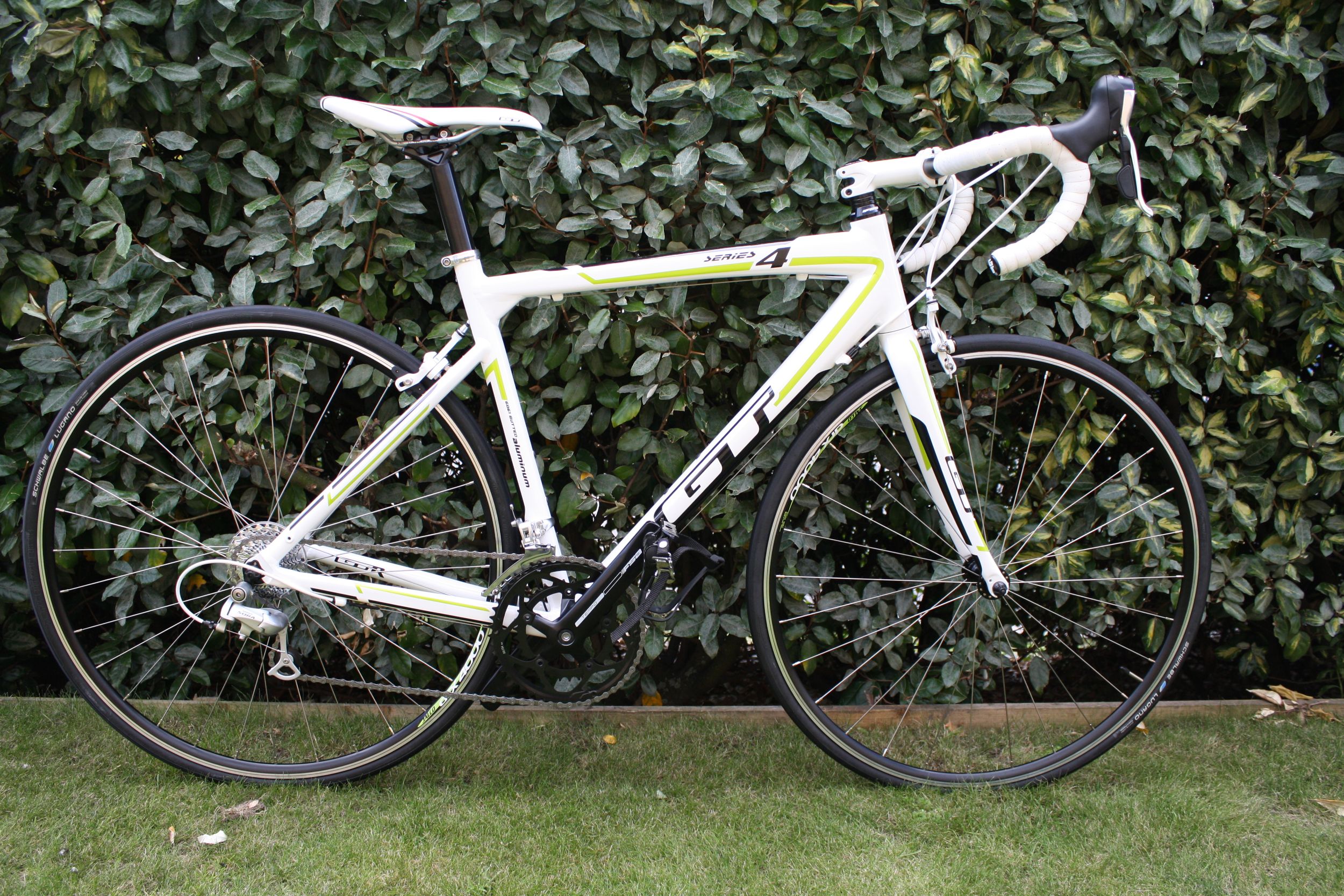 gt 4 series road bike