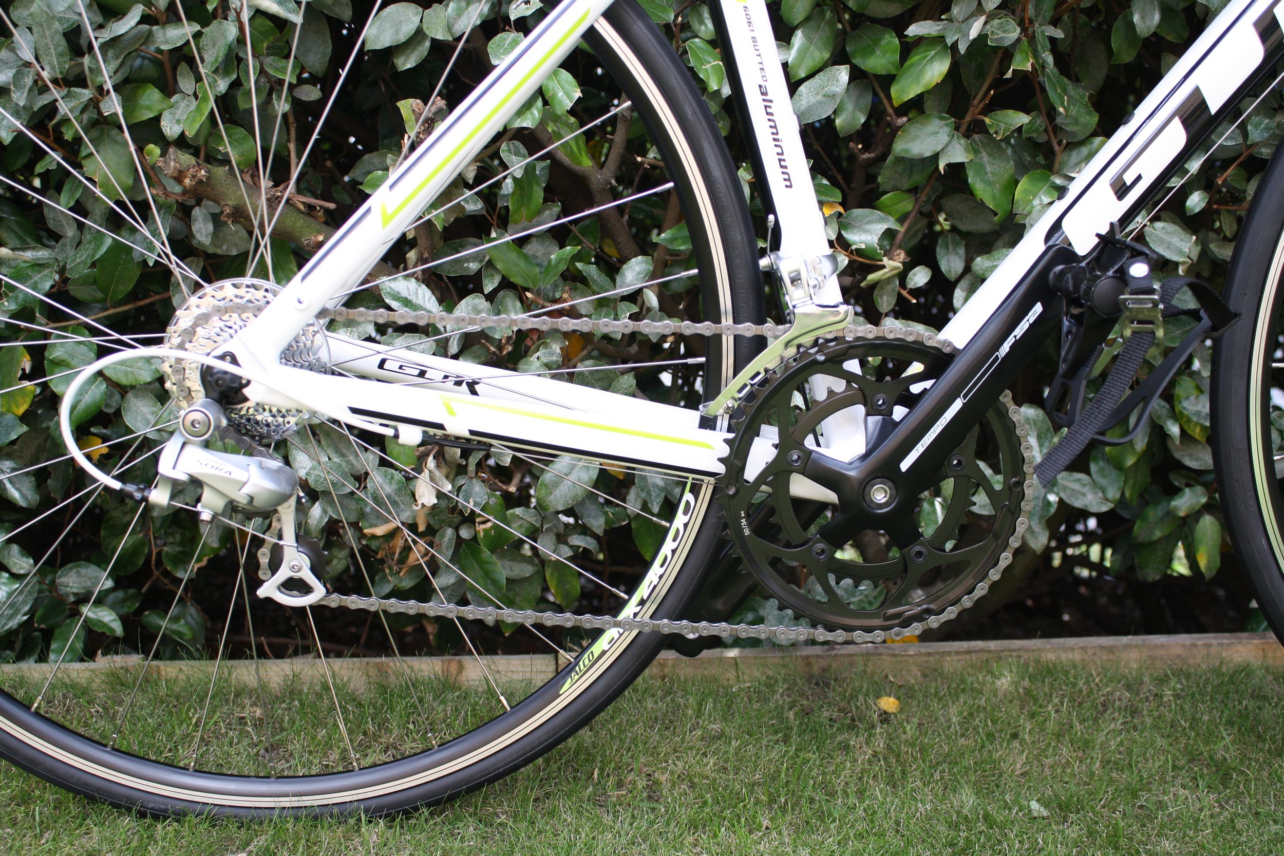 gt series 3 road bike 2012