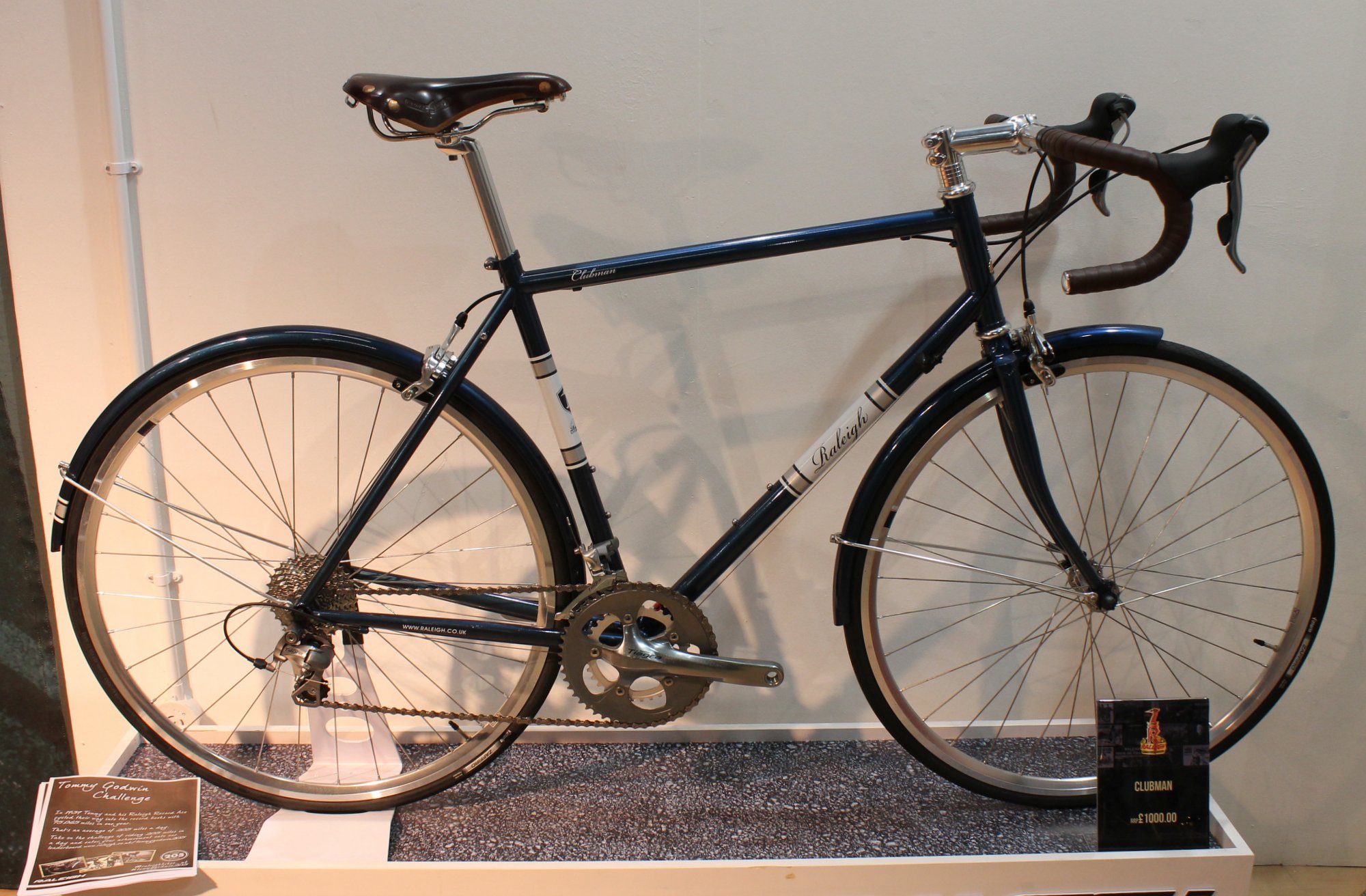 raleigh equipe track