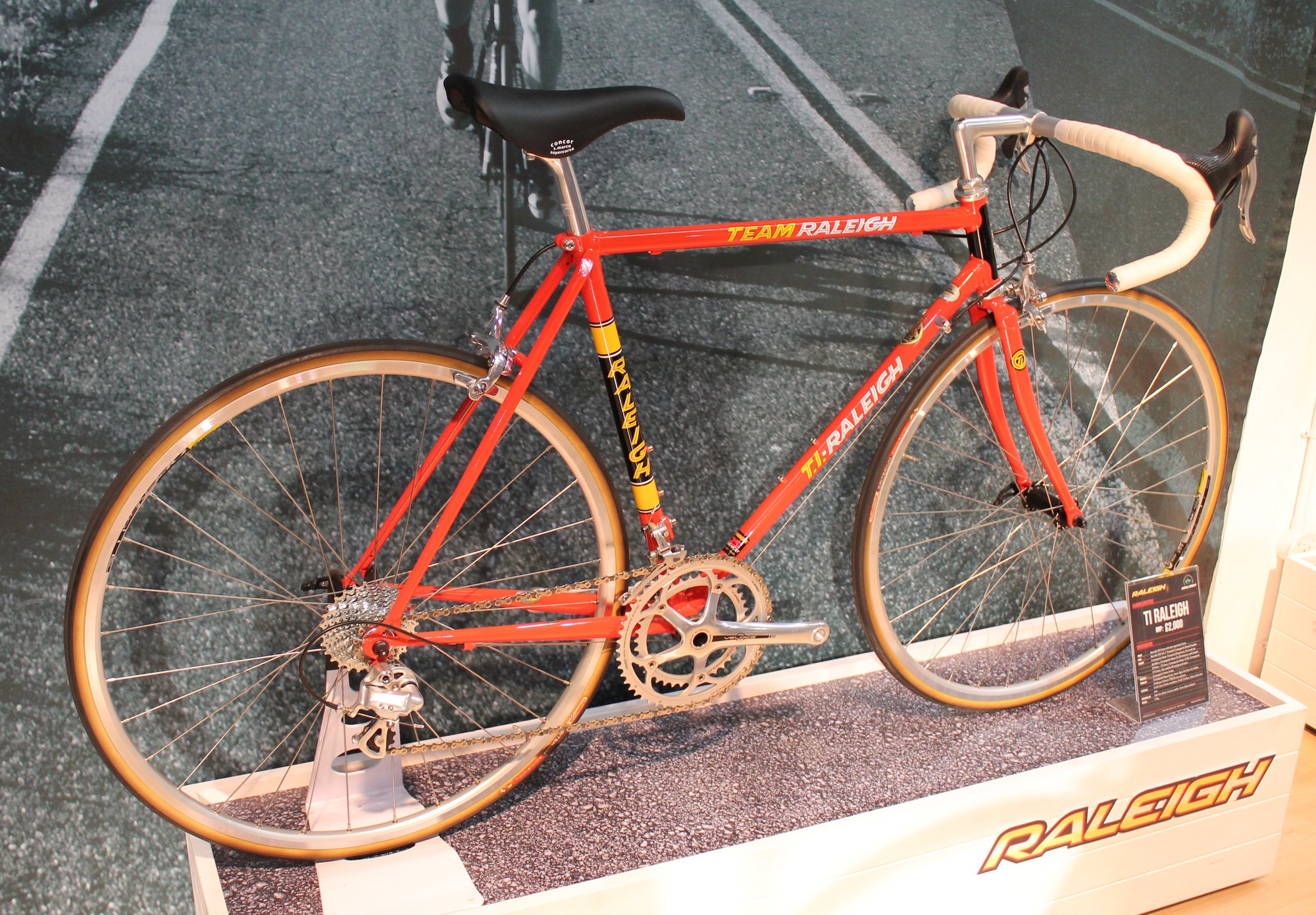 raleigh equipe track