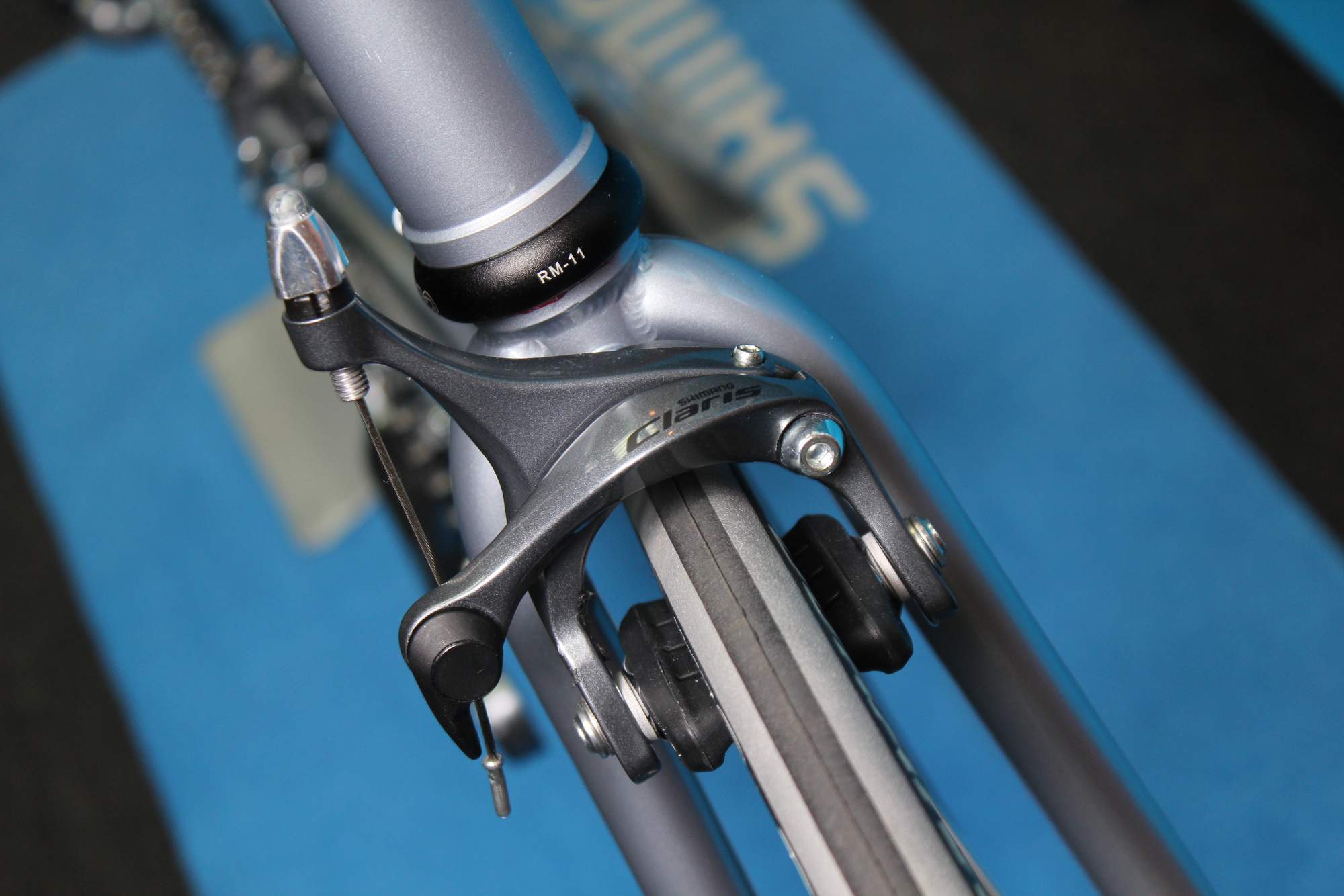 shimano claris road bike