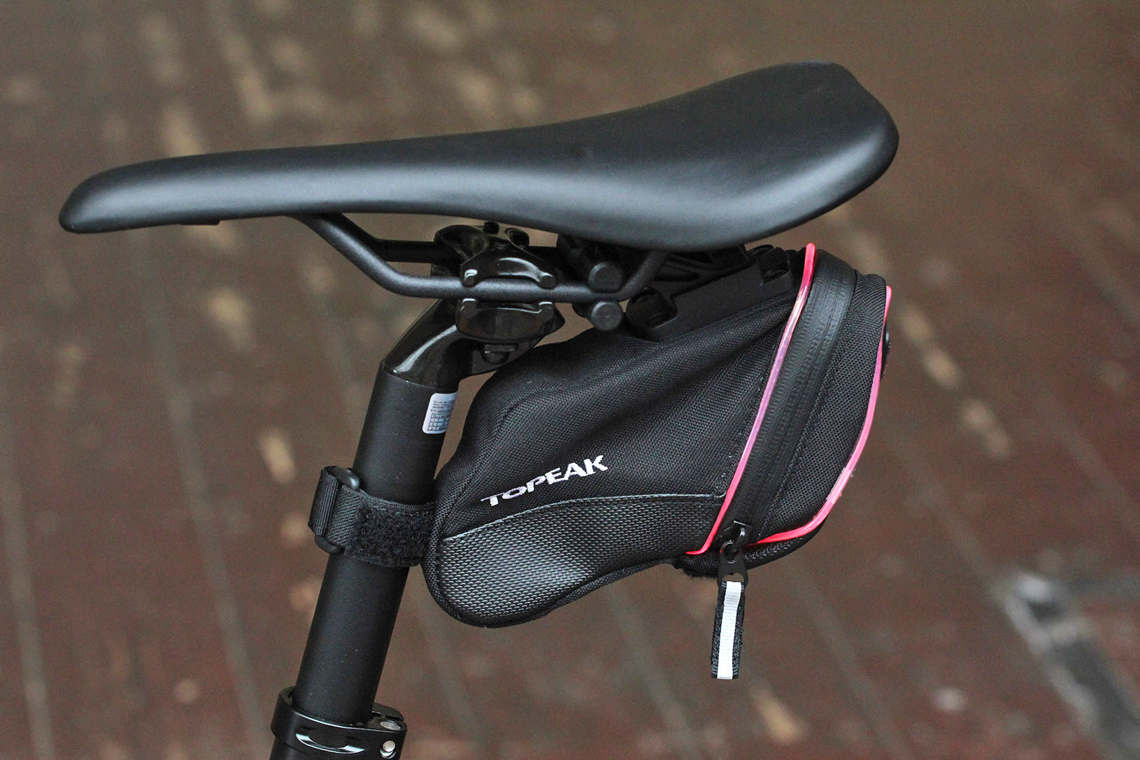topeak aero wedge medium bike saddle bag