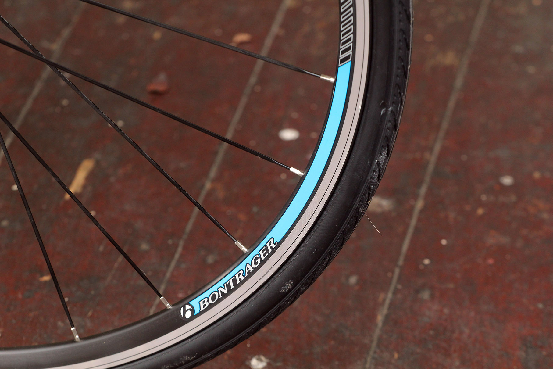 bontrager t1 road tire