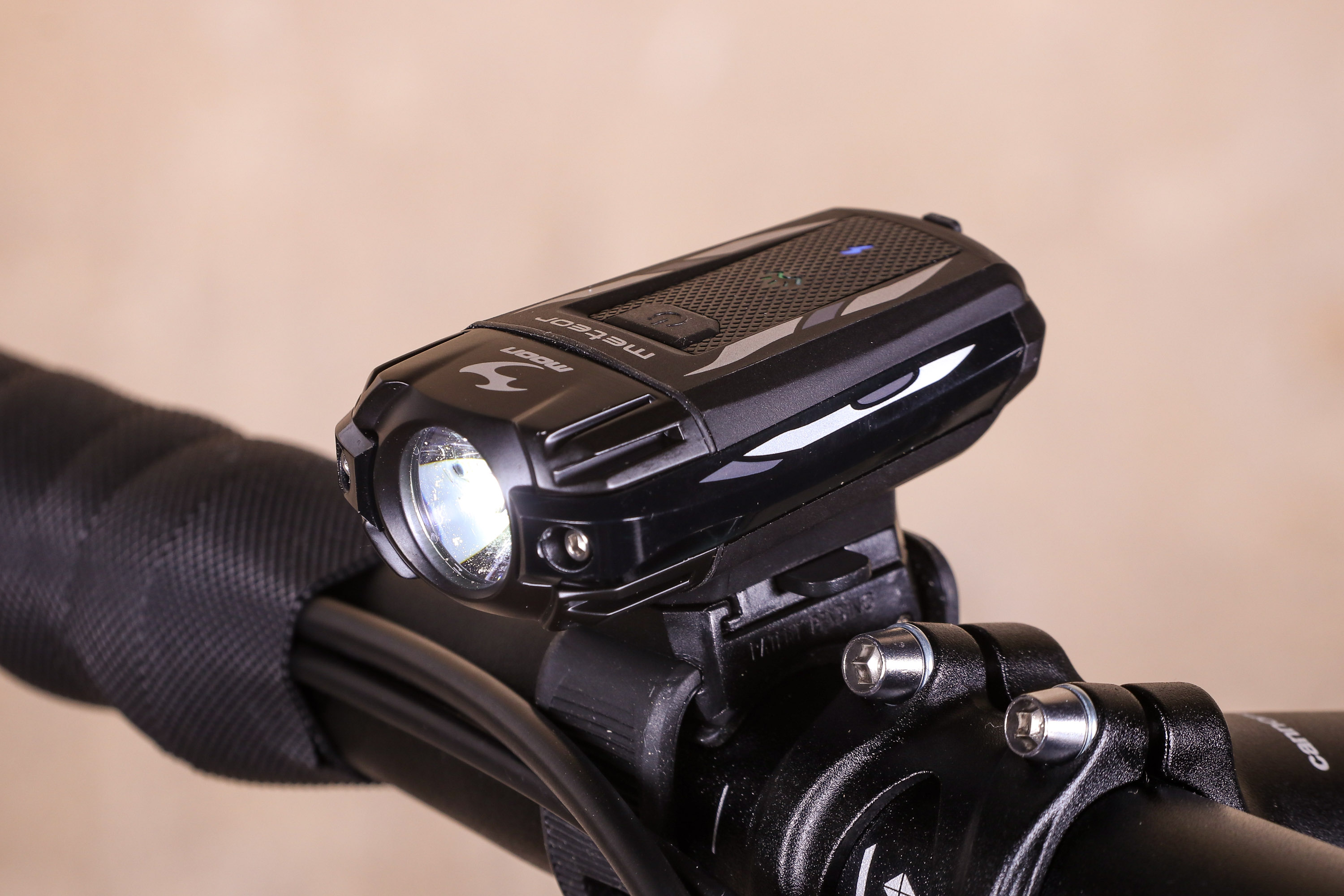 Review: Moon Meteor front light | road.cc