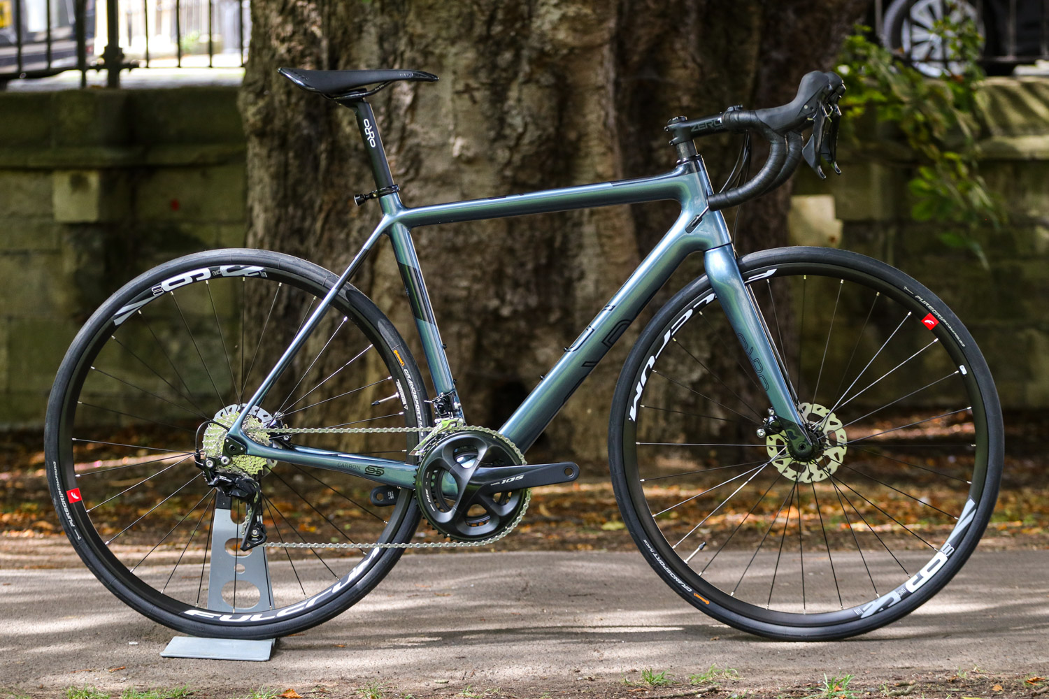 orro pyro carbon road bike