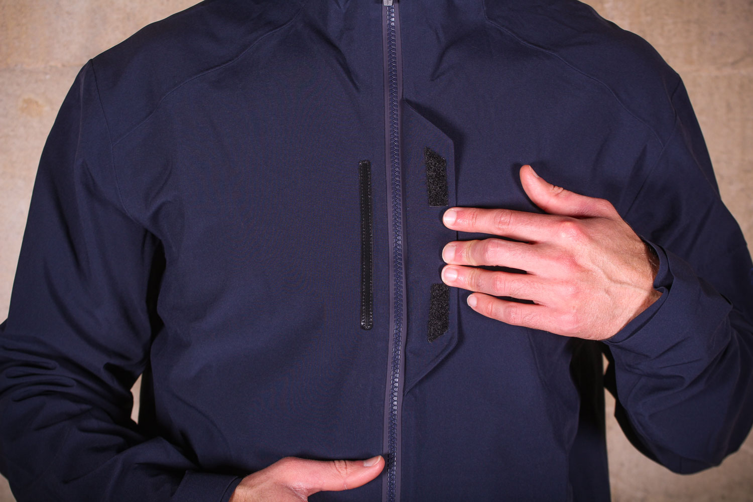 rapha men's hooded rain jacket ii