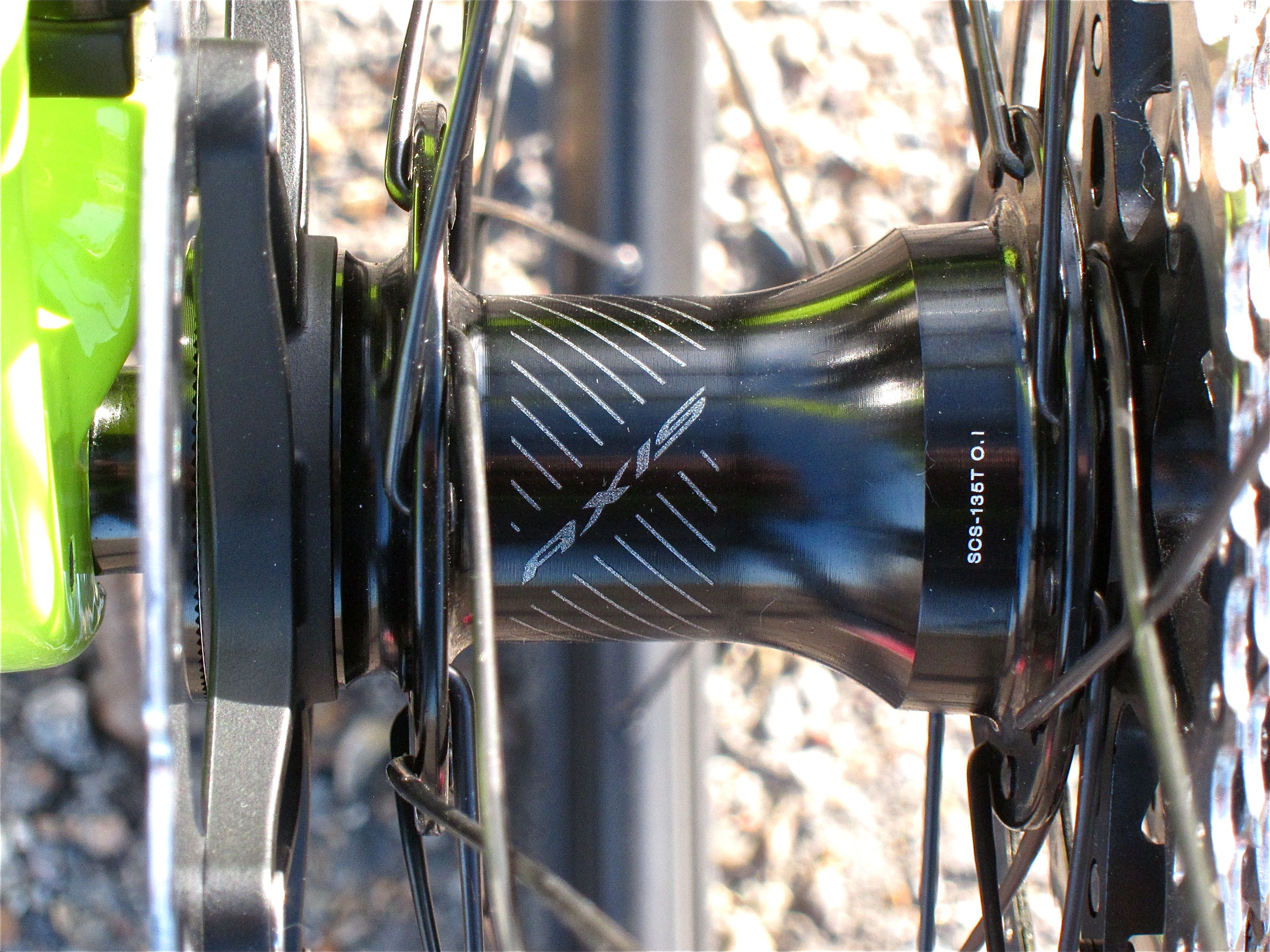 specialized axis hub