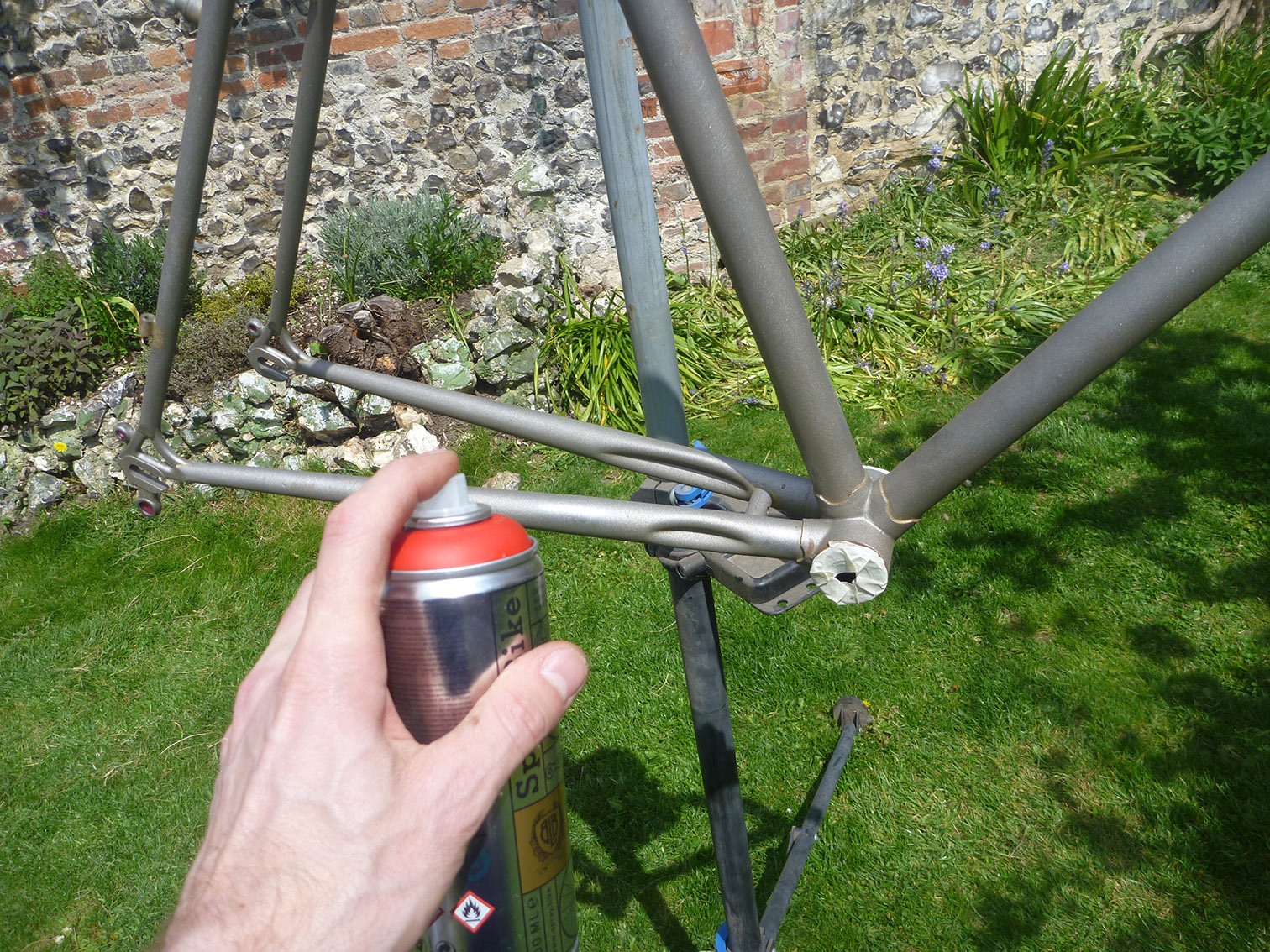 painting a bike frame