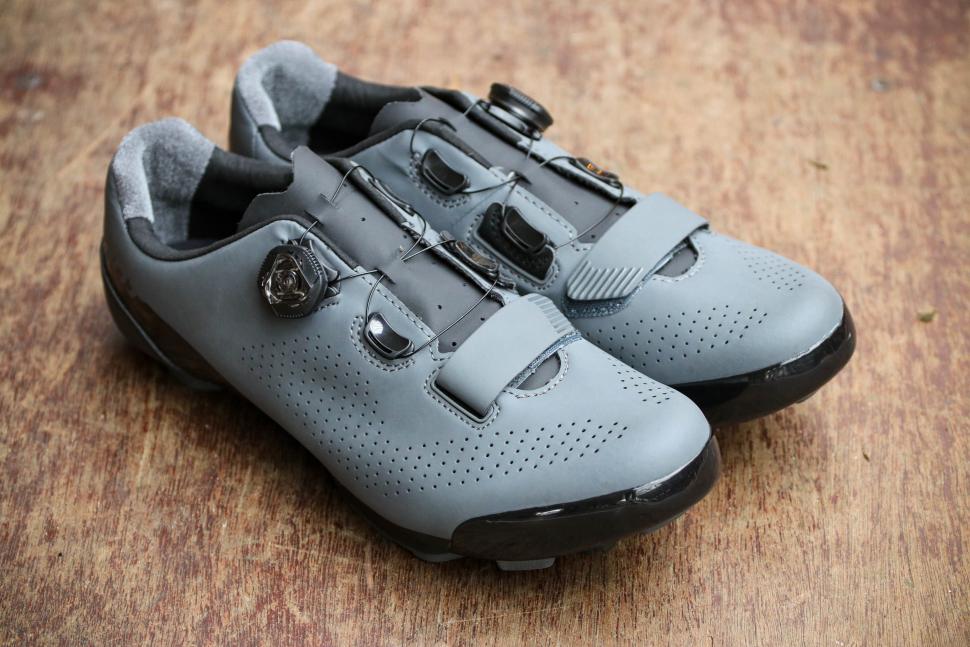 Review: Giant Charge Elite XC shoes | road.cc