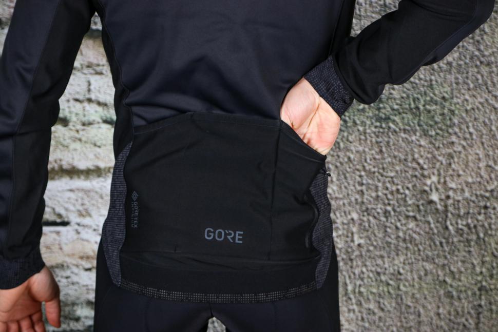 Gore Wear Gore C5 & C3 Windstopper Thermo Trail Jacket Review (Men/Woman) -  Outdoorguru
